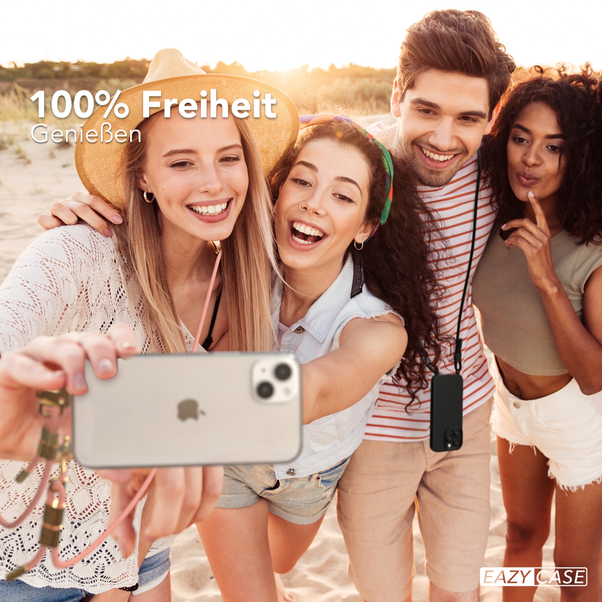 Eine Gruppe von Freunden macht ein Selfie mit einem Handy an einer Handyhülle.