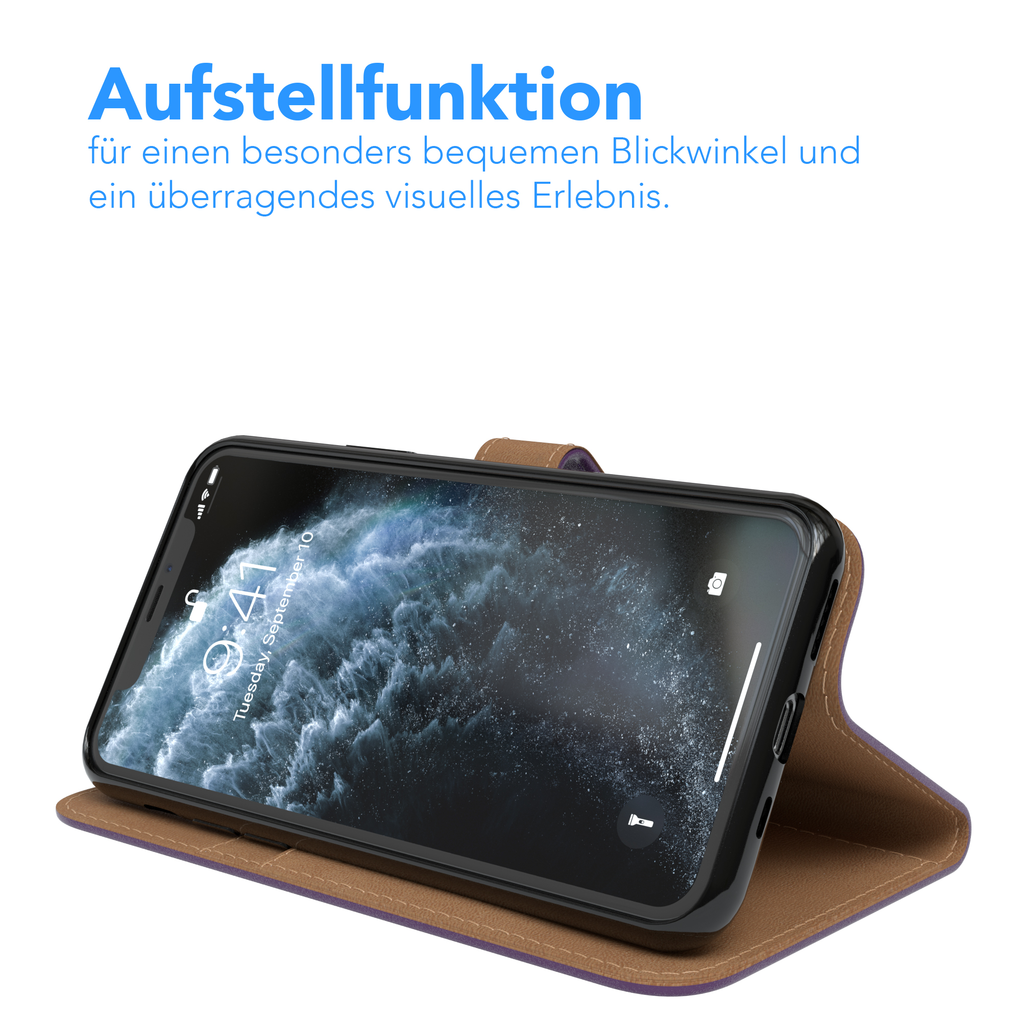 Ein Telefon in einer Hülle, geöffnet. Der Text besagt, dass die Hülle eine Standfunktion für einen besseren Betrachtungswinkel hat.