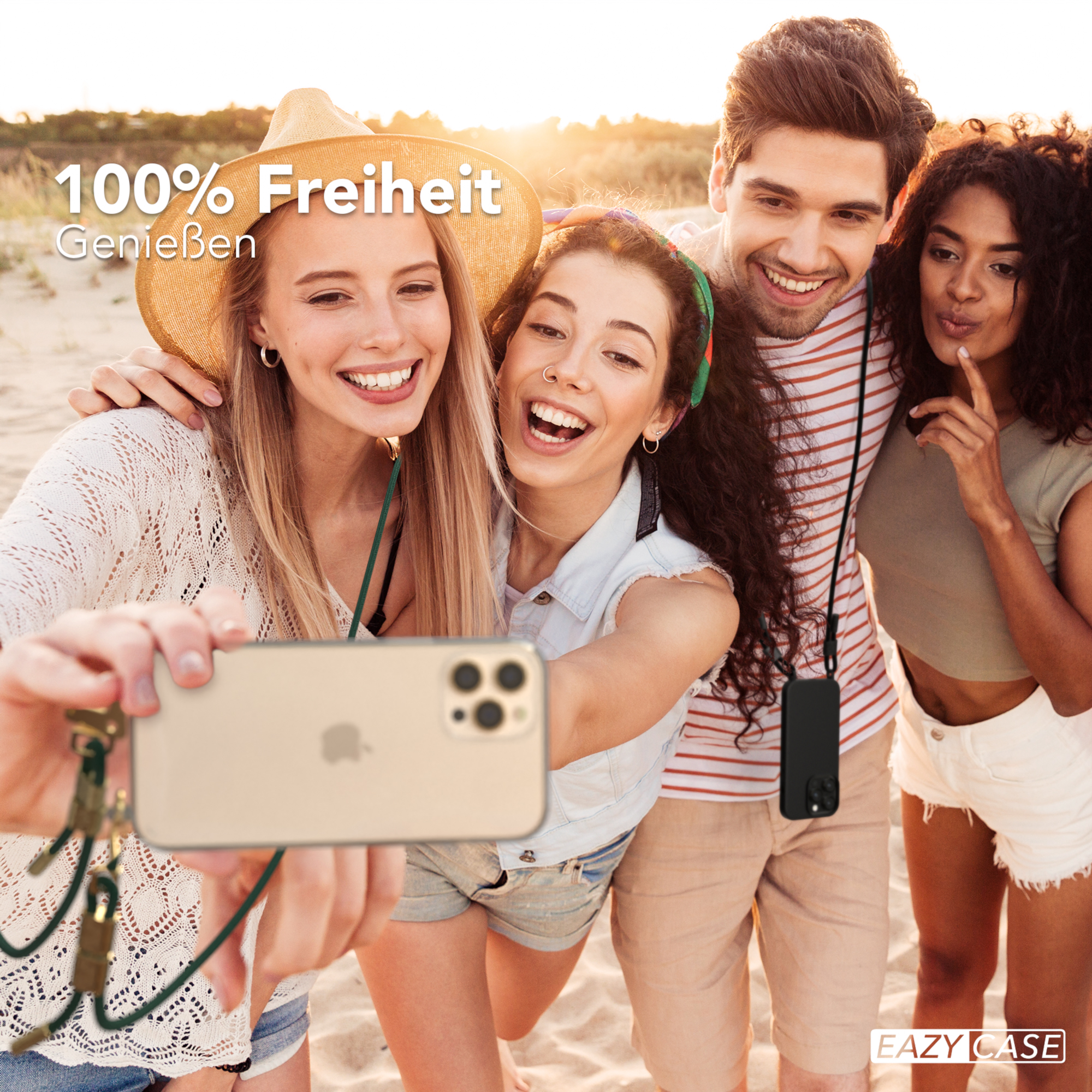 Vier Freunde machen ein Selfie mit einem Telefon und lächeln glücklich. Text sagt '100% Freiheit'.