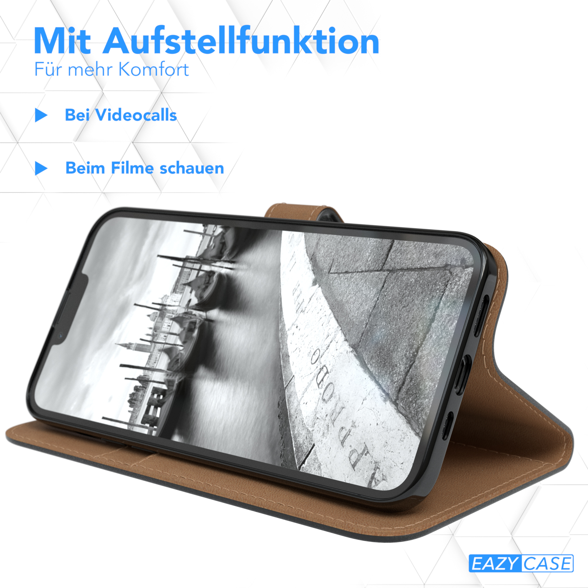 Telefon in Hülle, hochgestellt. Display zeigt Bild. Lederhülle. Weißer Hintergrund.