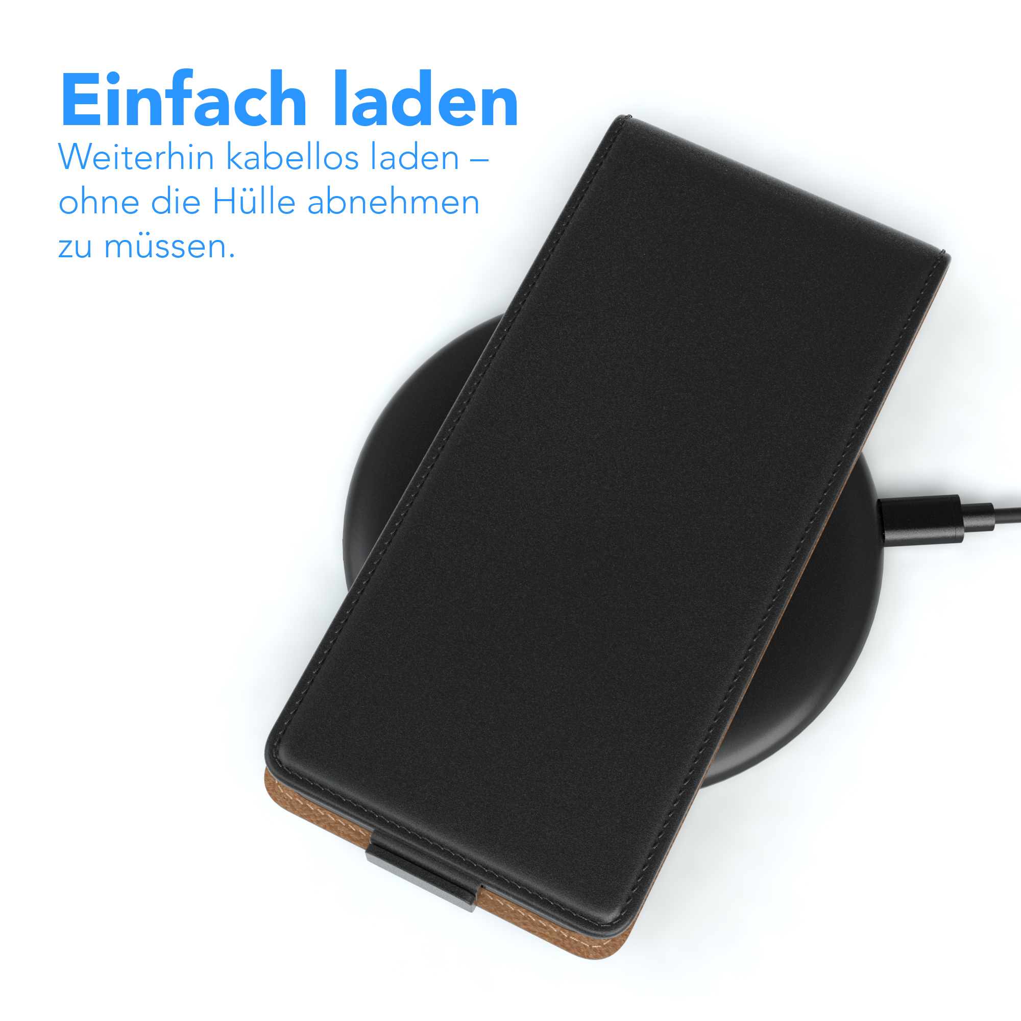 Schwarze Handyhülle auf einem kabellosen Ladegerät. Zeigt das Laden des Telefons.