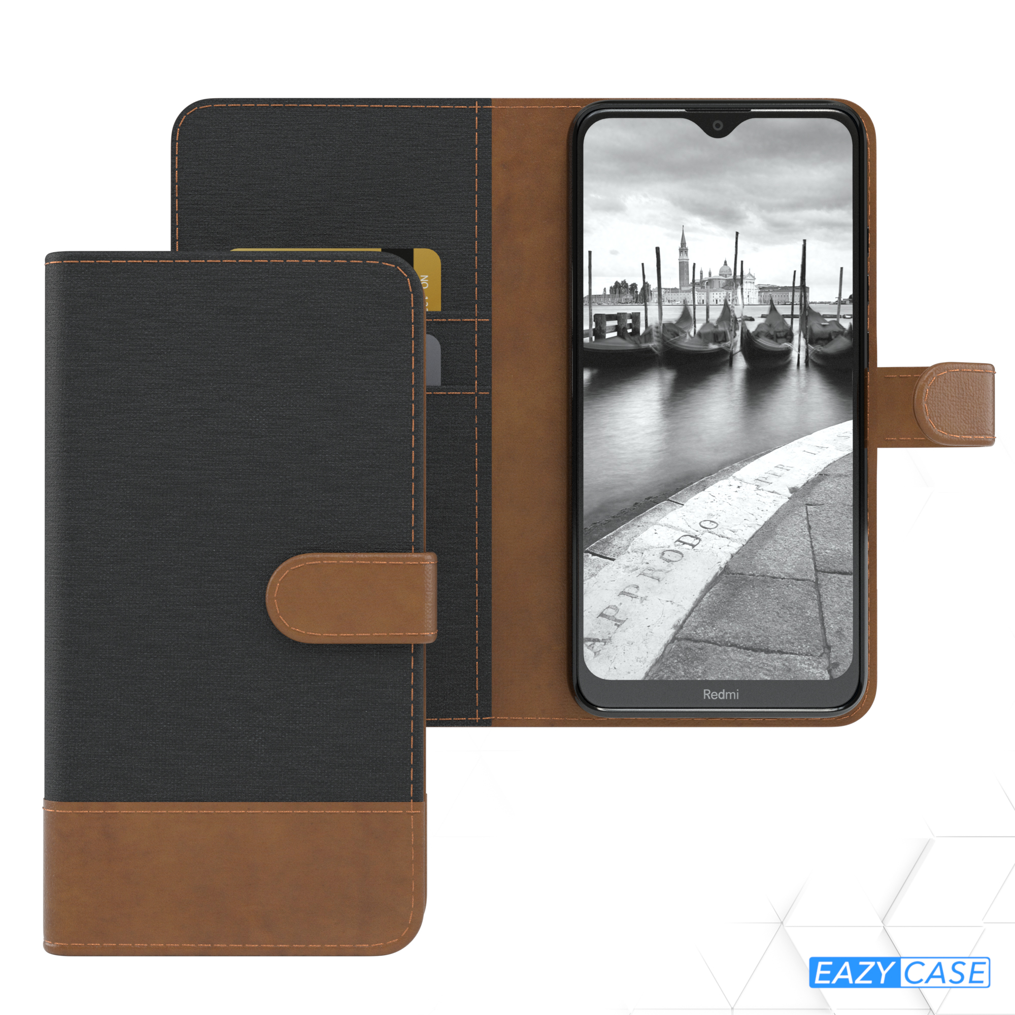 Ein Telefon in einer Hülle, geöffnet, zeigt ein Graustufenbild von Booten in einem Hafen.