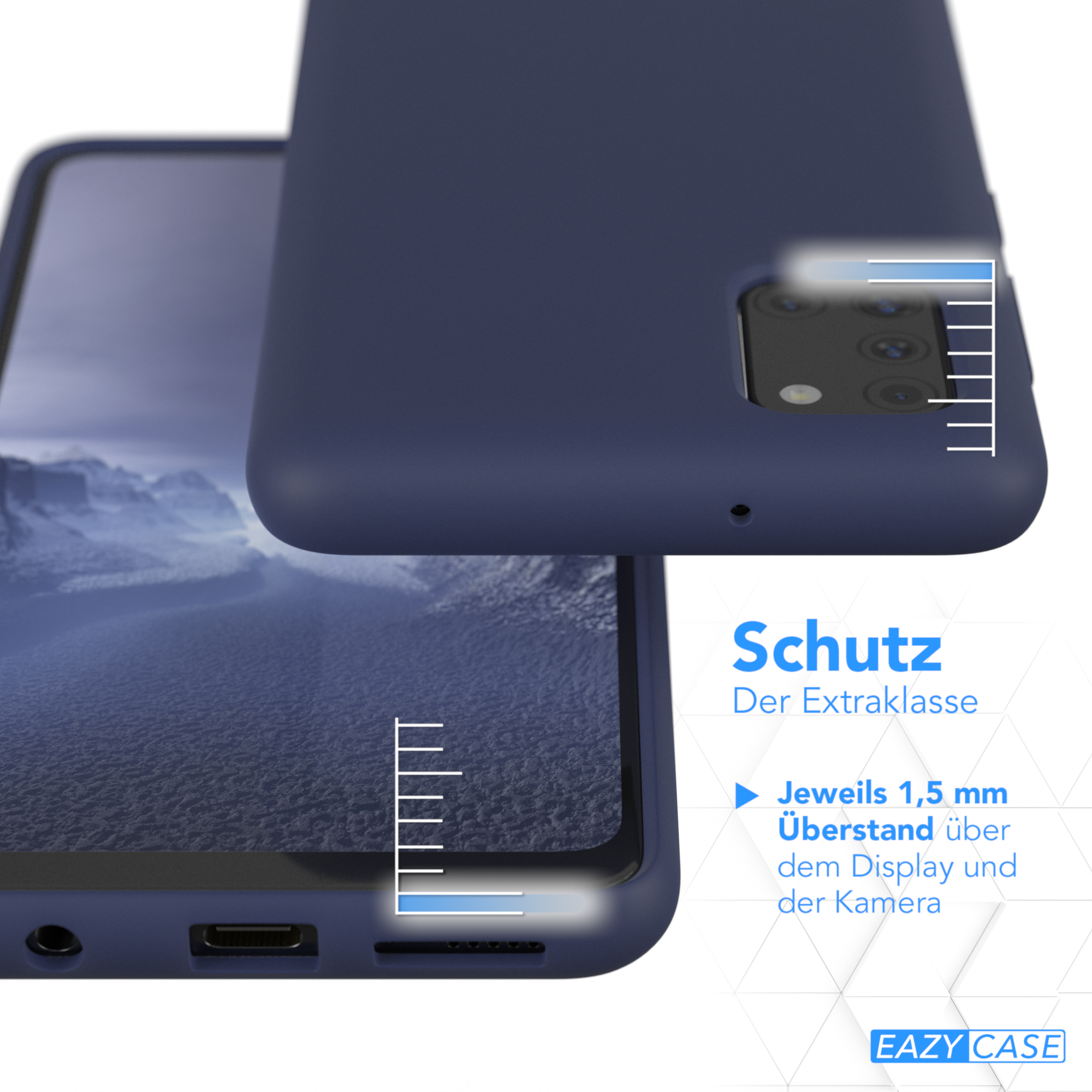 Blaue Handyhülle, das Telefon ist darin. Hülle und Telefon sind nah beieinander. Weißer Hintergrund.