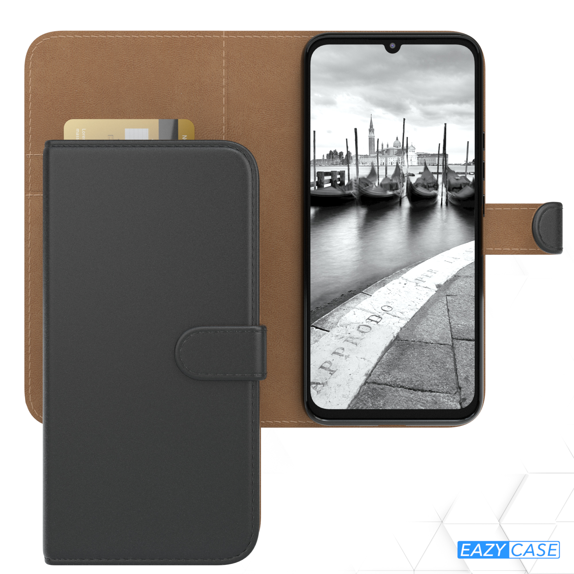 Telefon in einer schwarzen und braunen Brieftaschenhülle, das ein Schwarz-Weiß-Bild von Venedig zeigt.