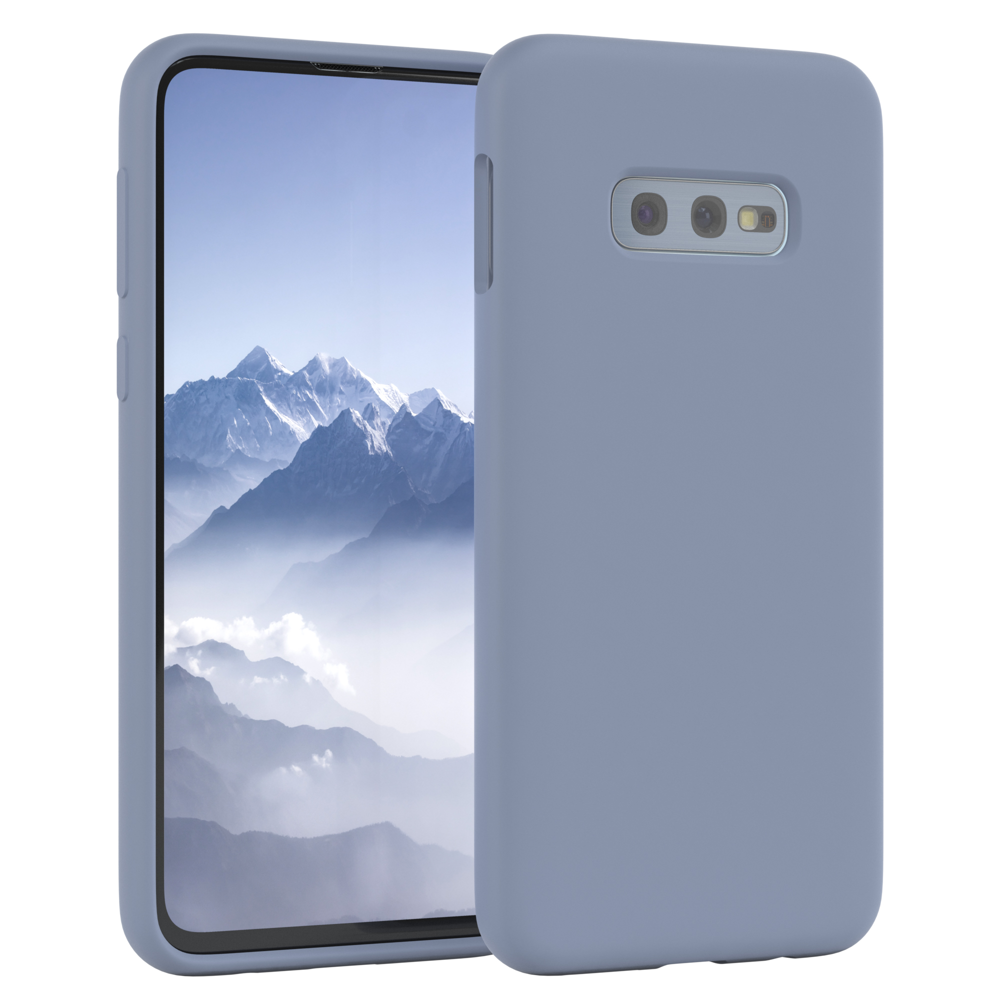 Hellblaue Handyhülle mit Telefon, das eine neblige Landschaft im Hintergrund zeigt.