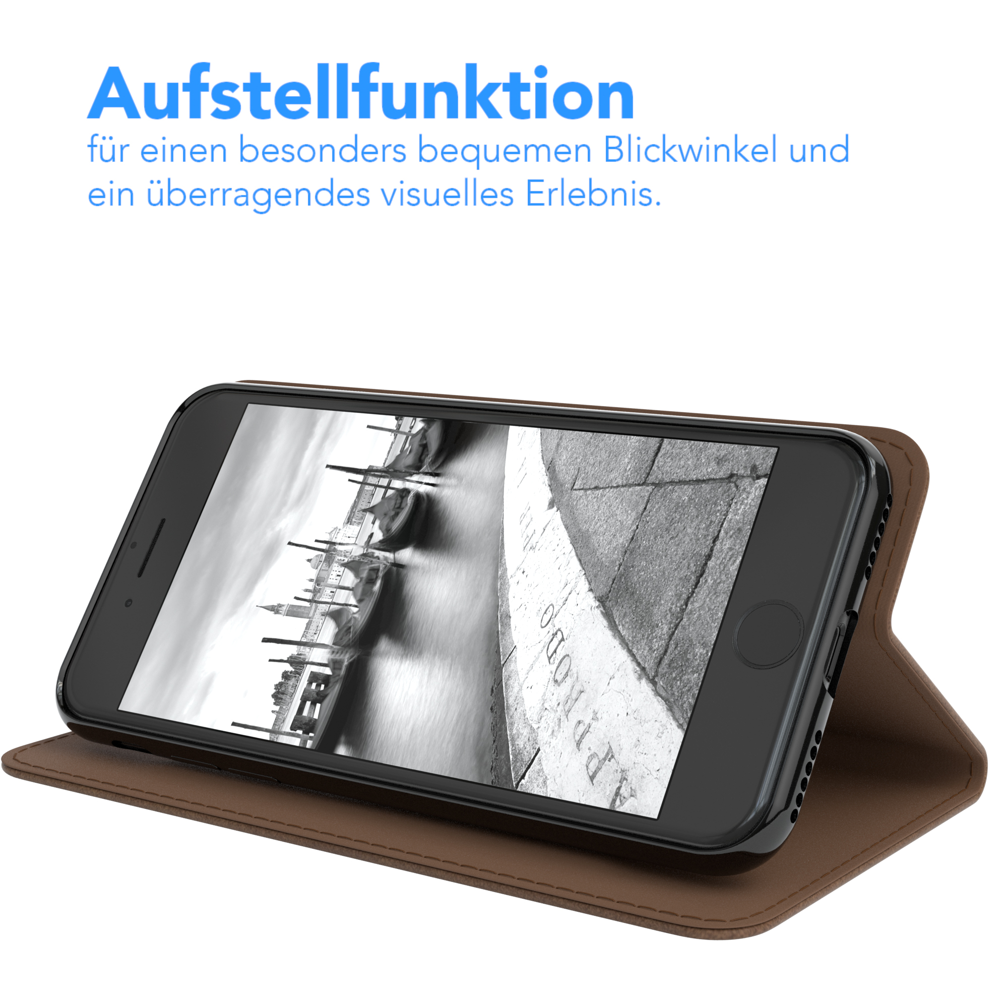 Telefon in brauner Hülle, geöffnet. Zeigt einen Bildschirm mit Stadtansicht.
