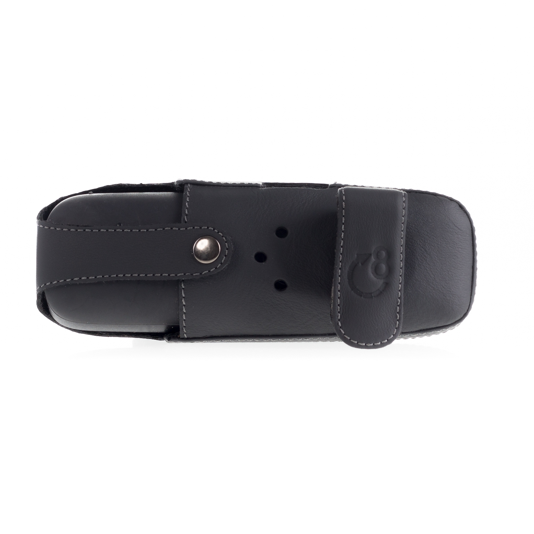 Draufsicht auf eine schwarze Leder-Handyhülle mit Riemen und Metallknopf auf weißem Hintergrund.