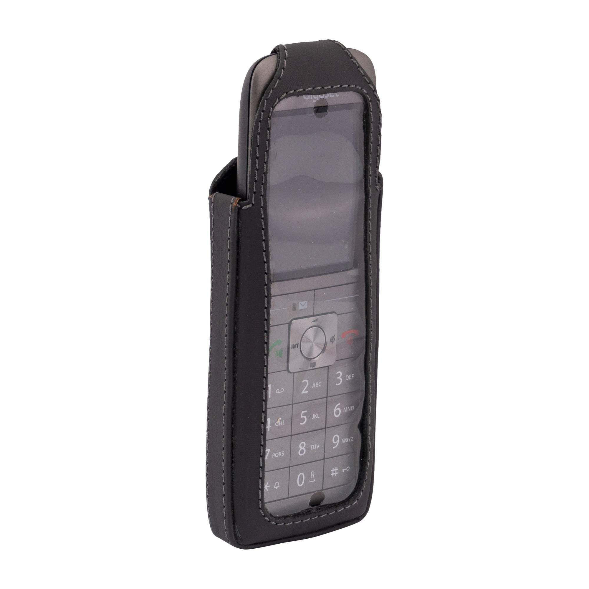 Ein schwarzes Telefon in einer Schutzhülle mit transparenter Front, Tastatur sichtbar.