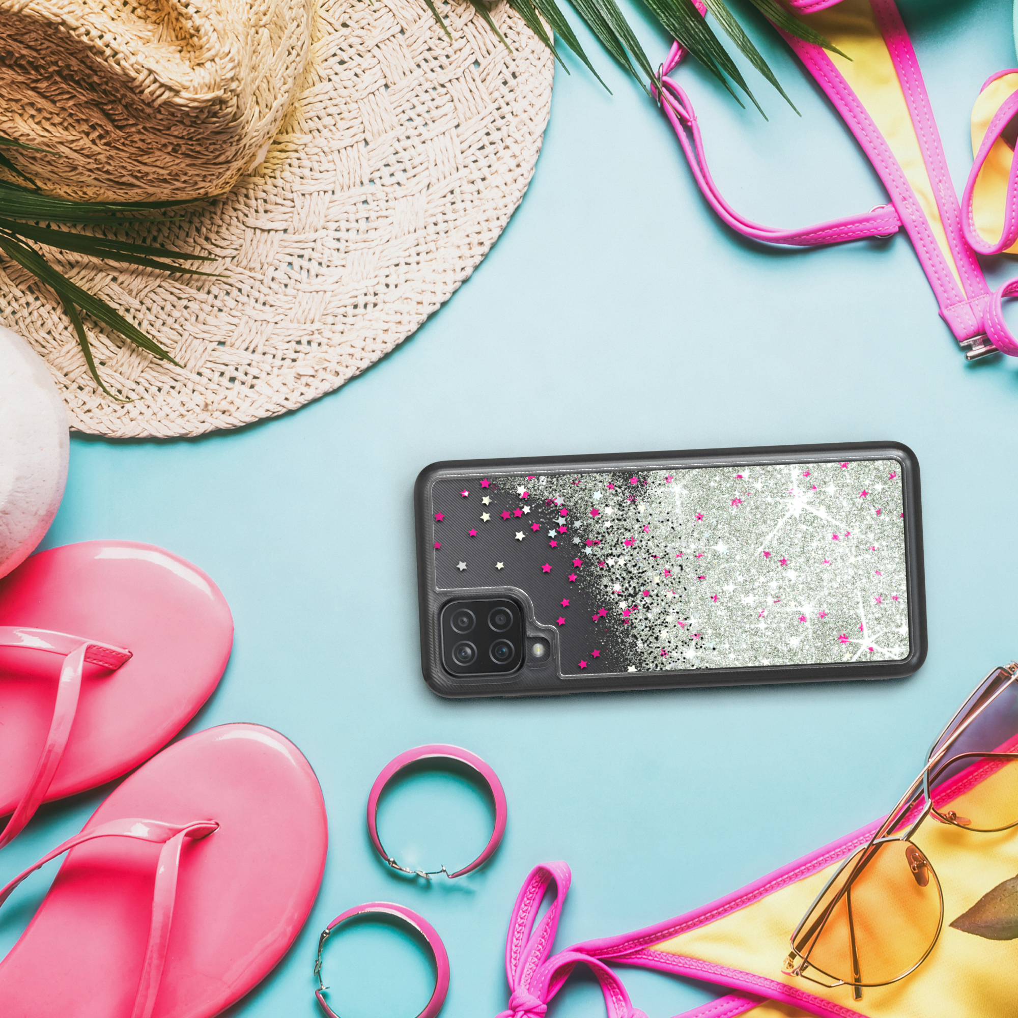 Handyhülle mit Strandmotiv, mit Accessoires wie Sonnenbrille und Flip-Flops.