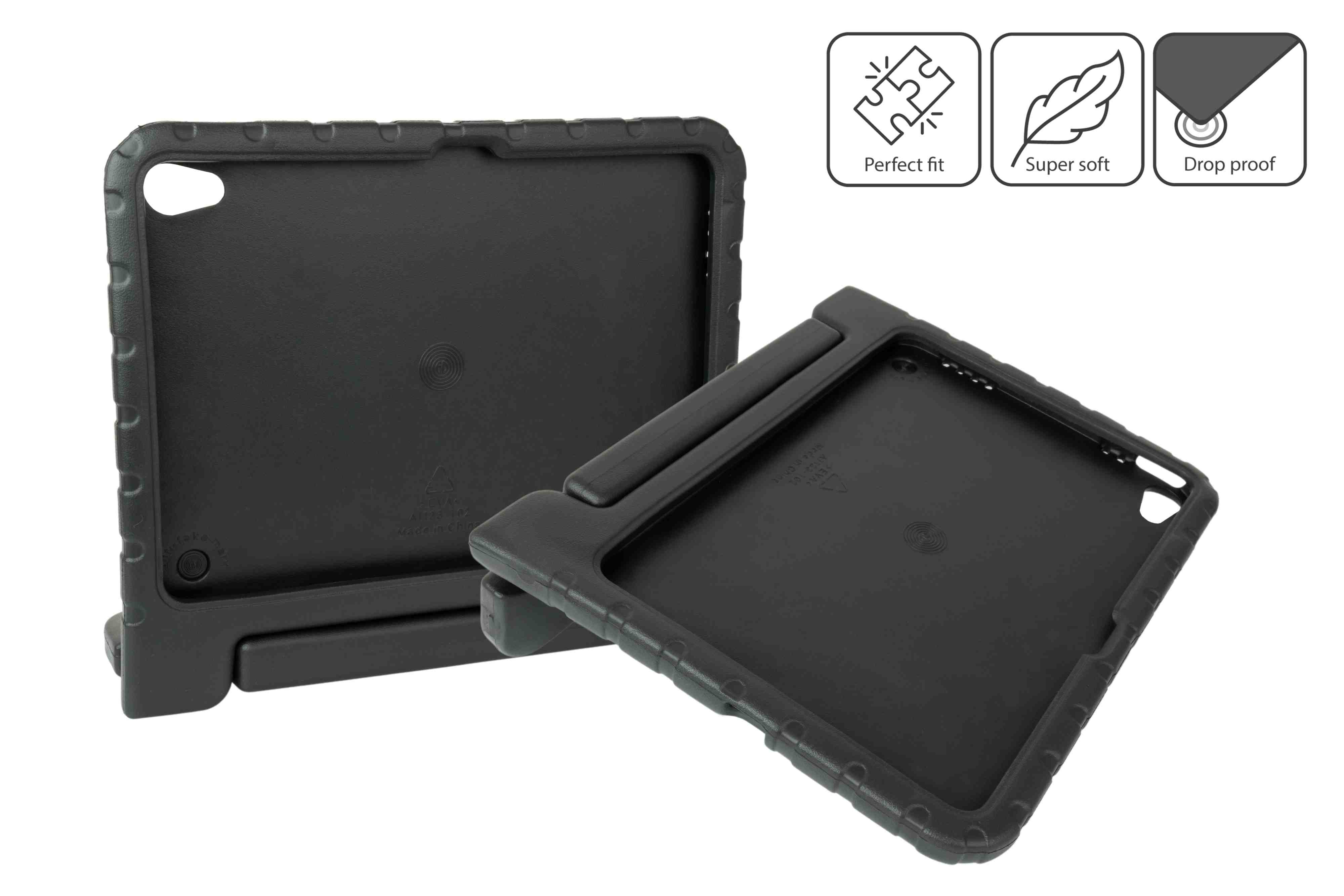Schwarze iPad-Hüllen, eine geschlossen, eine offen, die Innenseite und ihr Design zeigend.