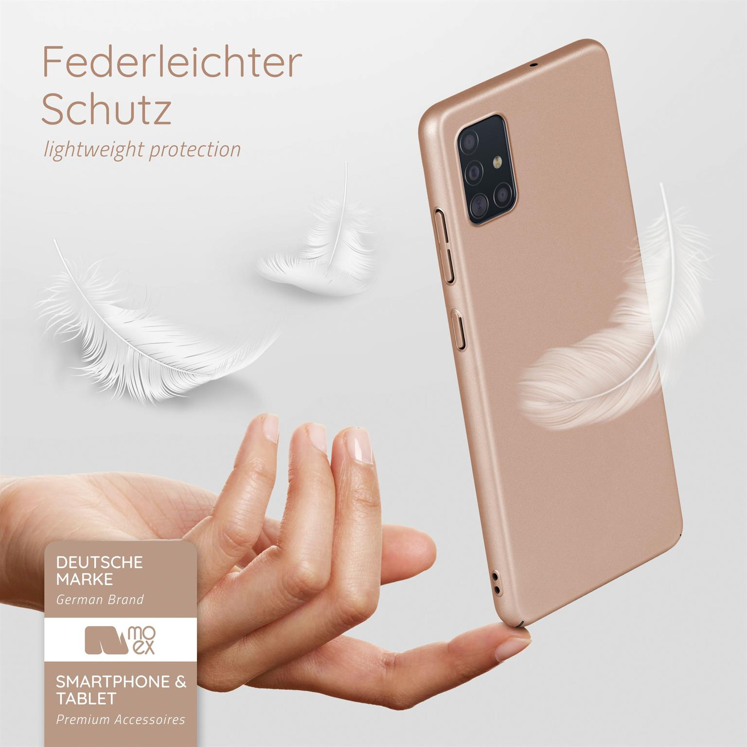 Eine Handyhülle in Gold. Drei Federn fallen. Leichtgewichtiger Schutz steht geschrieben.