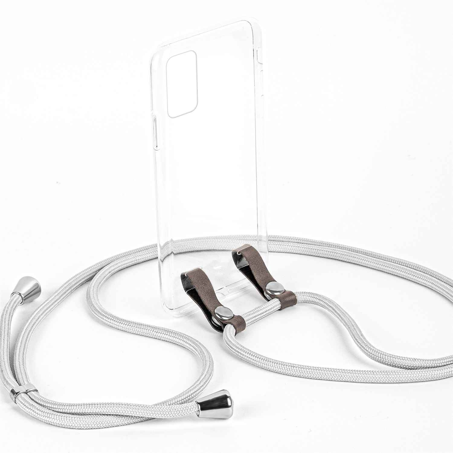 Transparente Handyhülle mit silbernem Kabel, auf weißem Hintergrund.