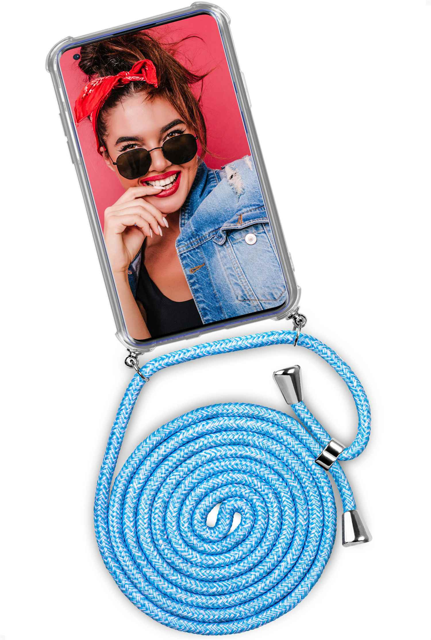 Blaues Schnur-Handycase. Telefon zeigt eine lächelnde Frau mit Sonnenbrille.
