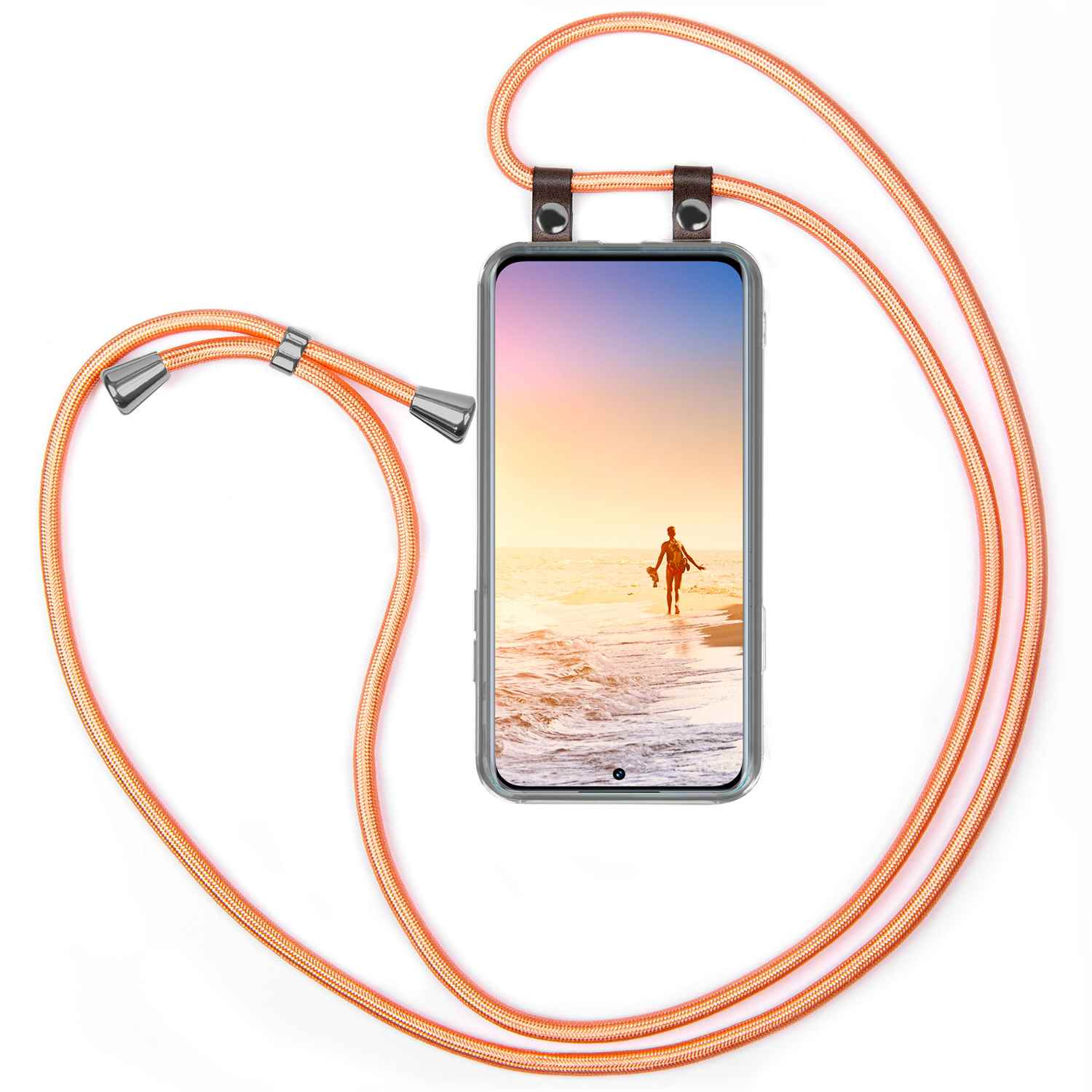 Ein Telefon in einer Hülle mit einer Person, die am Strand spaziert, mit einem orangefarbenen Kabel befestigt.