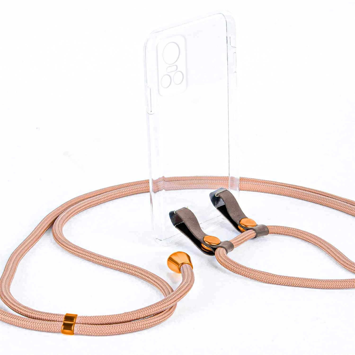 Telefon-Lanyard mit klarer Handyh ülle. Beiges Kabel und goldene Akzente. Weißer Hintergrund.