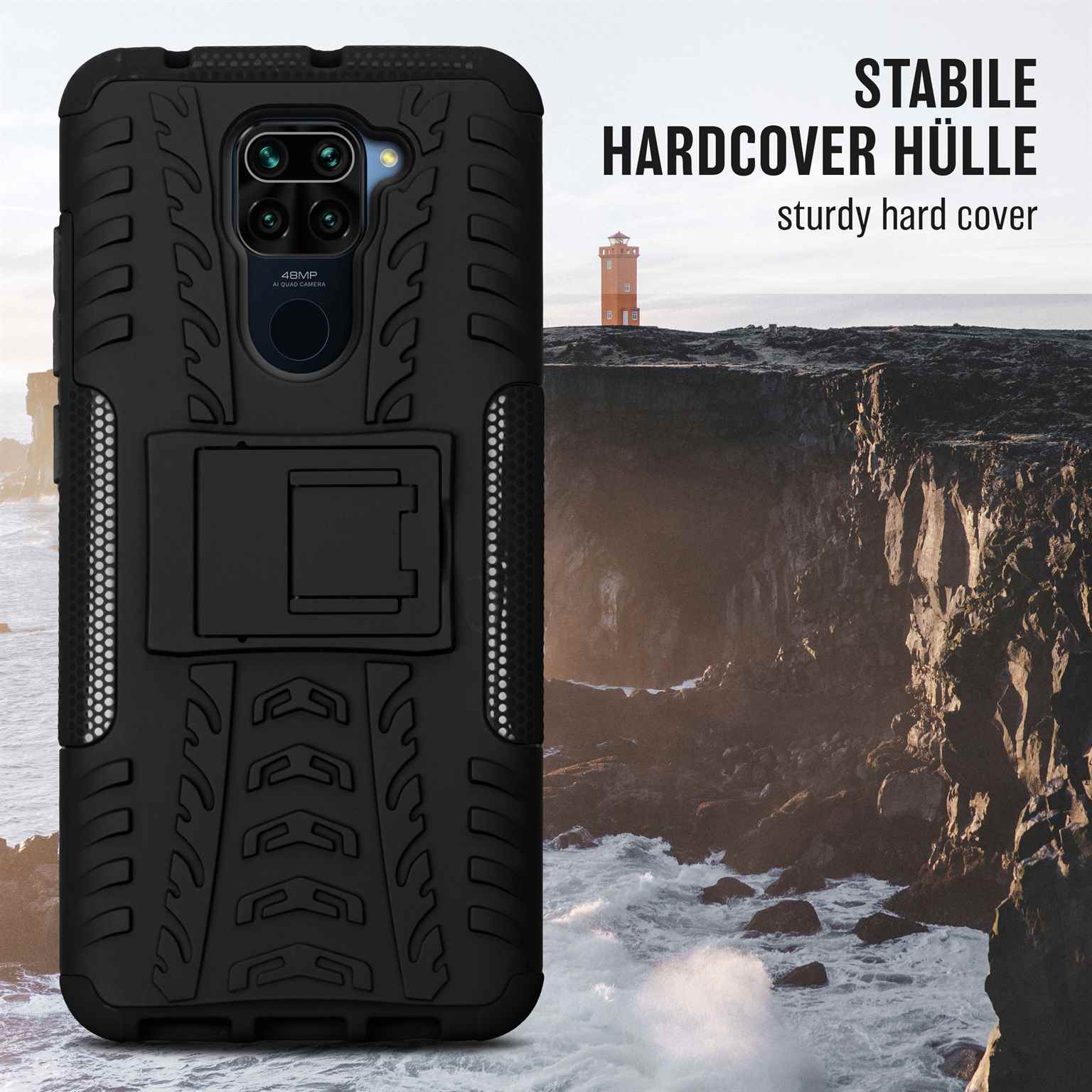 Schwarze Handyhülle mit Ständer, auf einer Landschaft mit Leuchtturm.