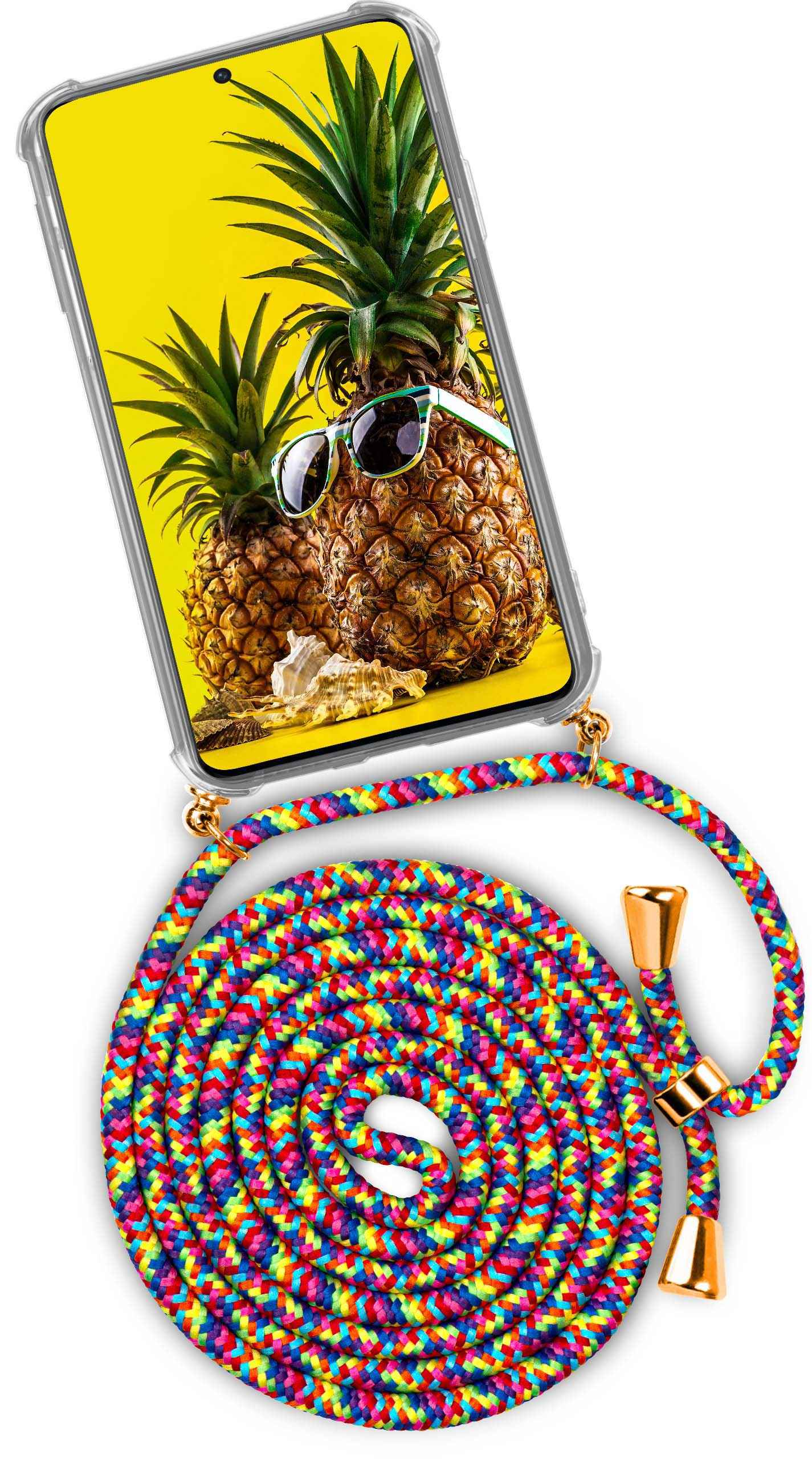 Telefon mit Ananas mit Sonnenbrillen auf gelbem Hintergrund. Bunter Riemen mit goldenen Spitzen.