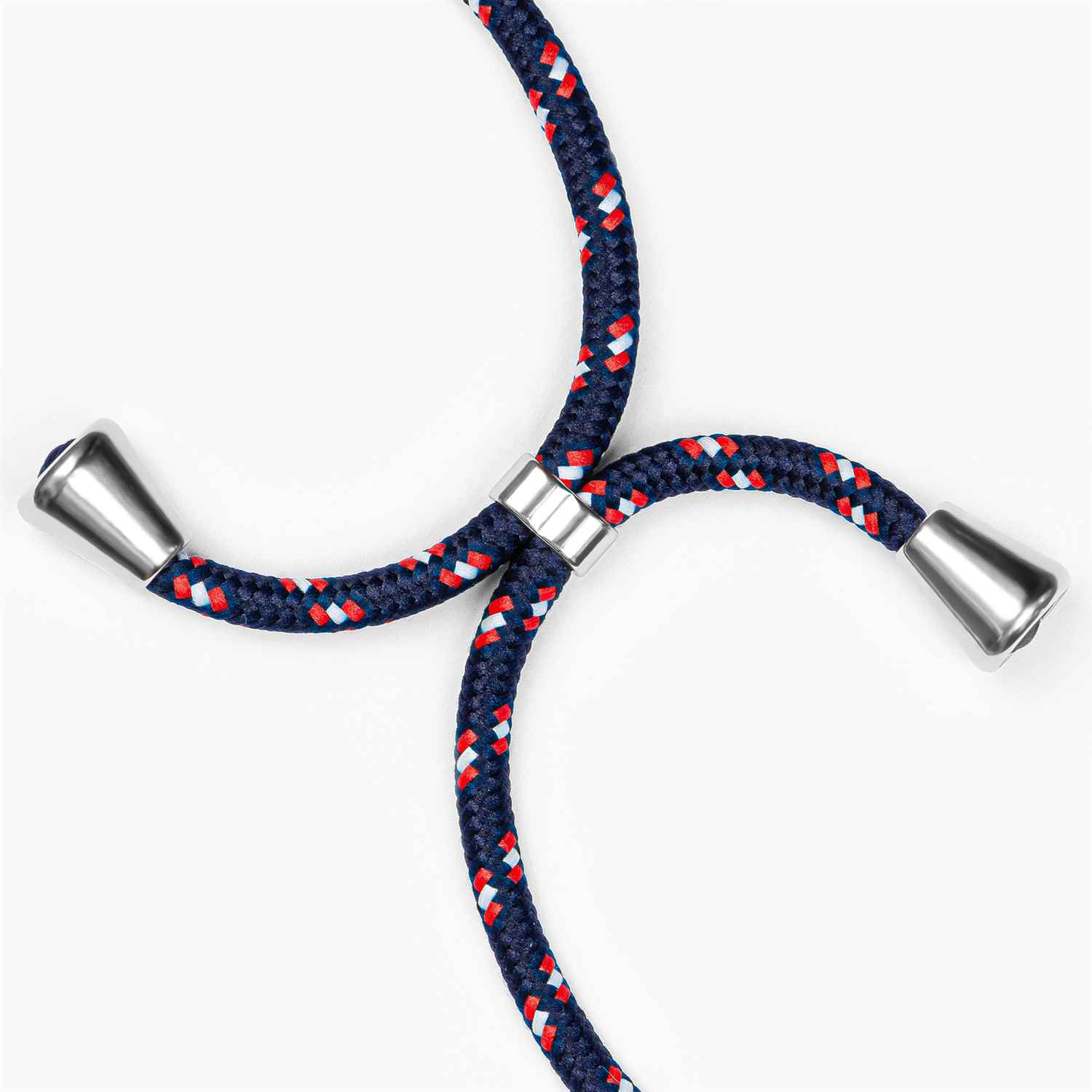 Nahaufnahme des Telefon-Lanyards mit blauem, rotem und weißem Kabel. Weißer Hintergrund.