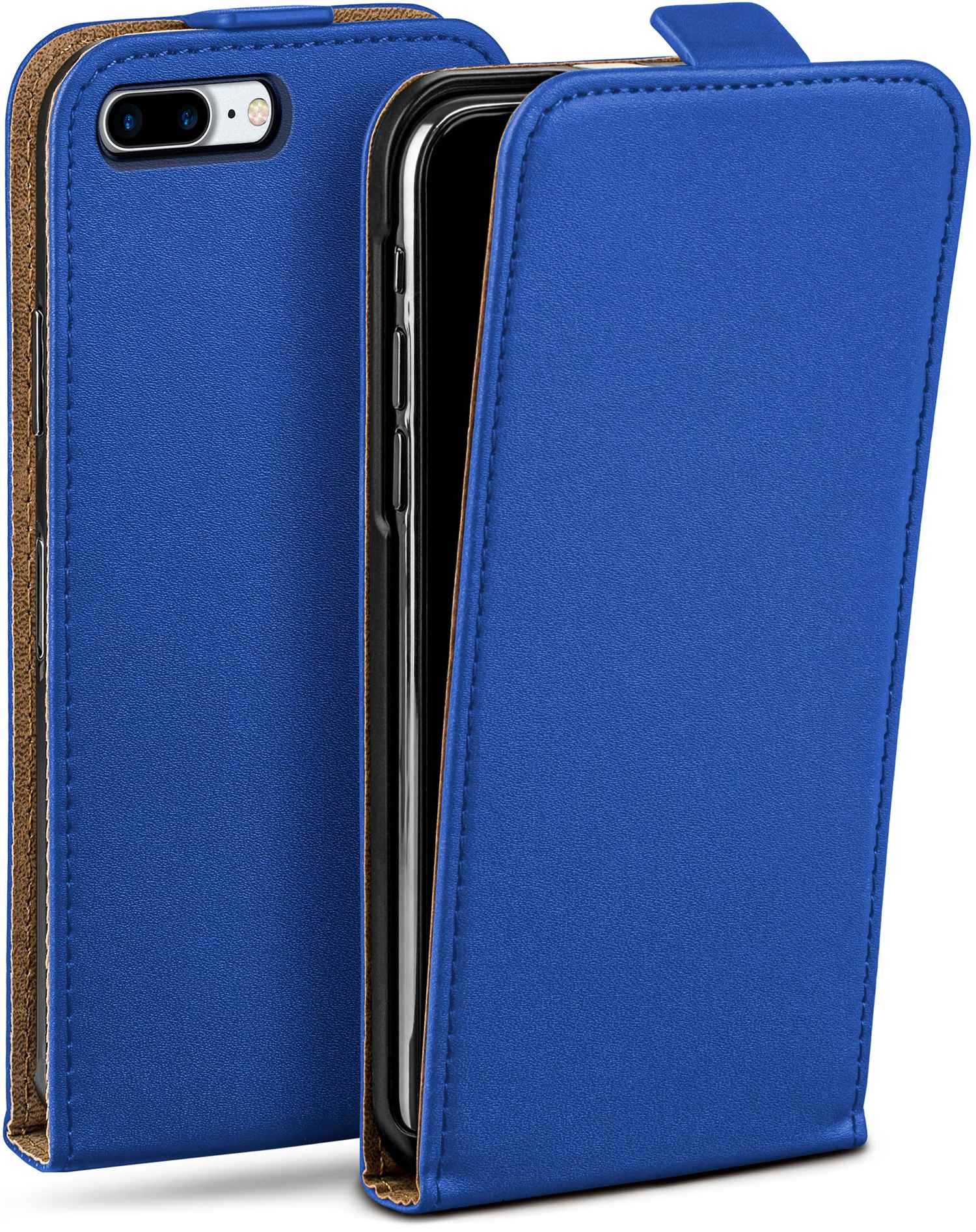 Blaue Handyhülle, geöffnet, um ein Telefon freizulegen. Brauner Rand, weißer Hintergrund.