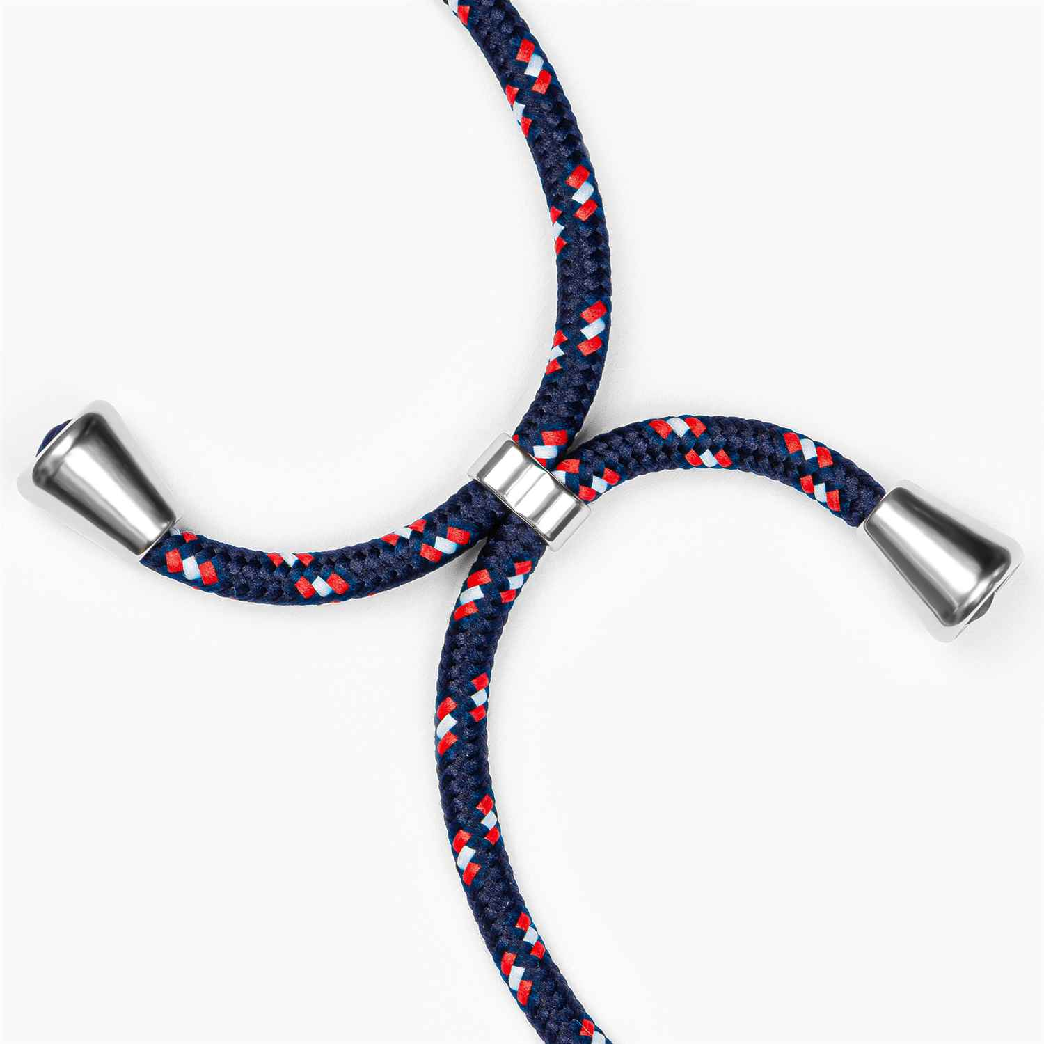 Nahaufnahme eines blau-roten Lanyards mit silbernen Metallenden.