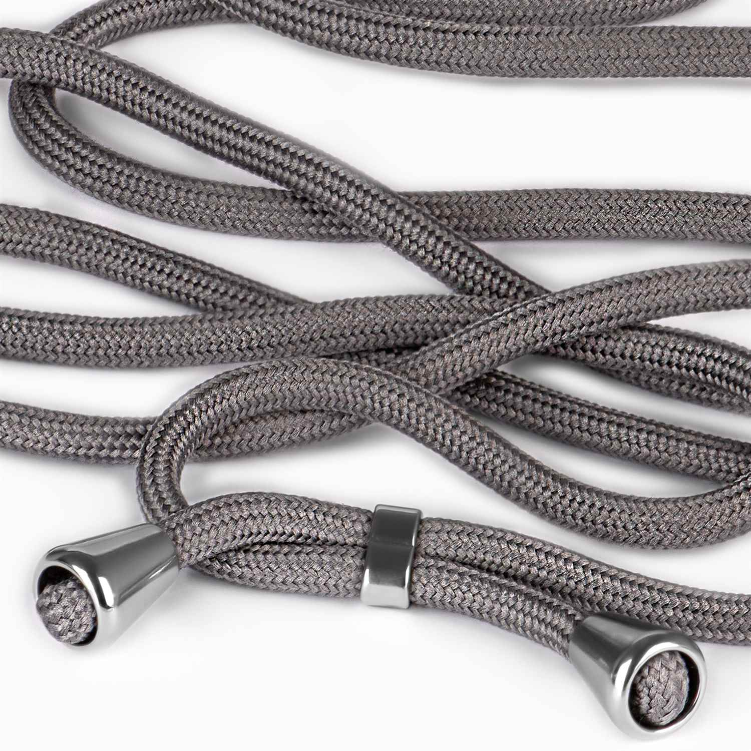 Nahaufnahme eines grauen Telefon-Lanyards mit Metallenden und einem Mittelstück aus Metall.