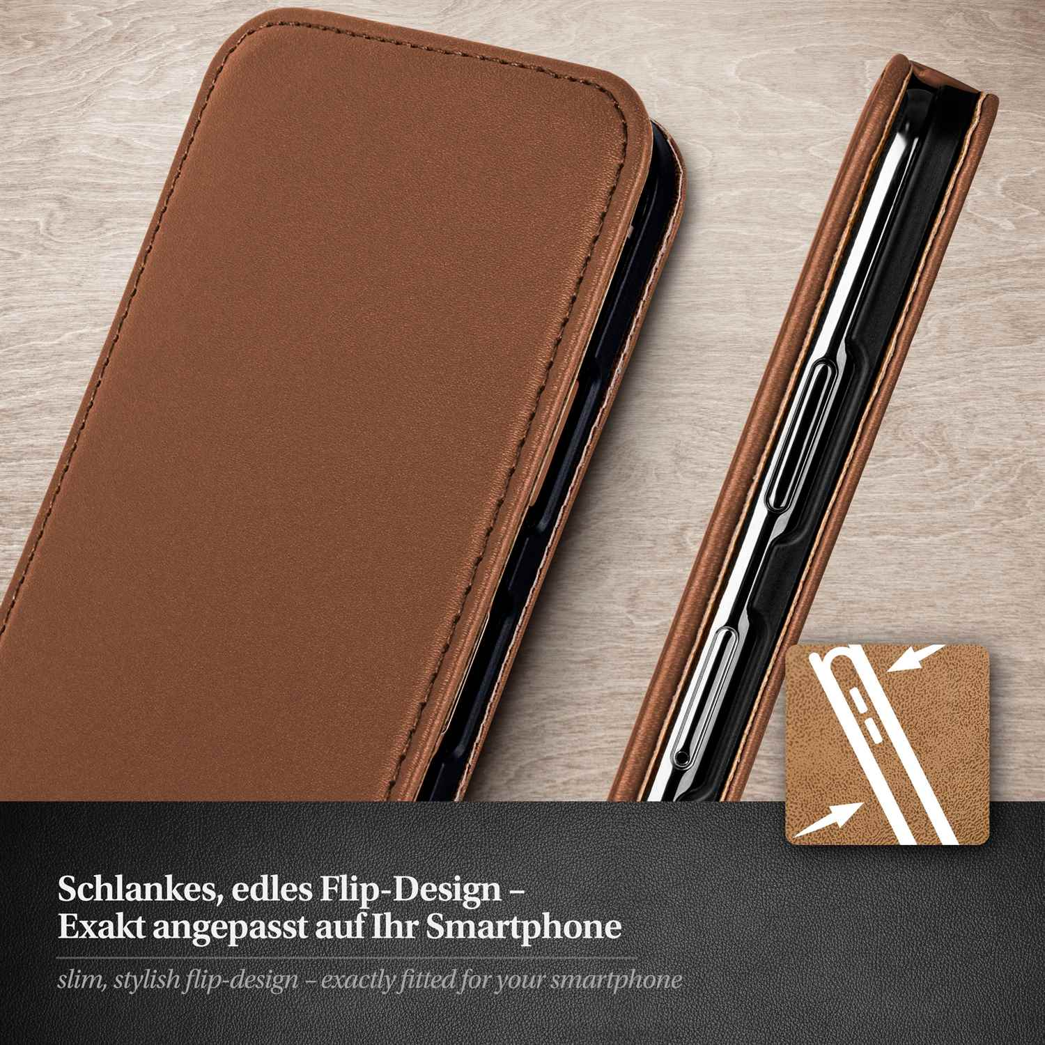 Nahaufnahme einer braunen Handyhülle mit offenem Design und Logo.