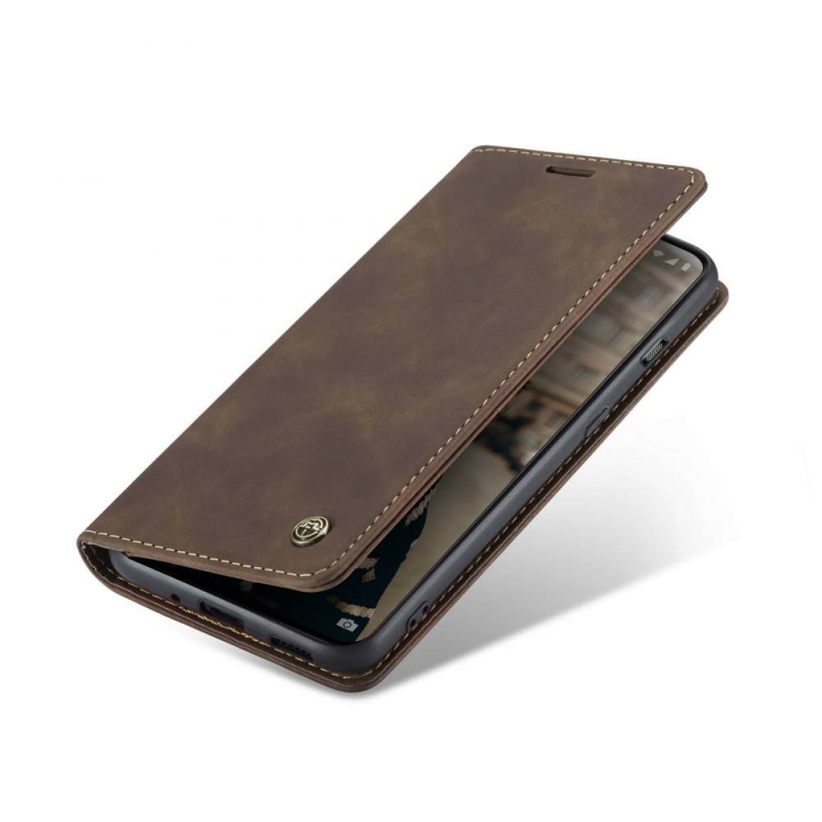 Eine braune Leder-Handyhülle mit Telefon, weißer Hintergrund.