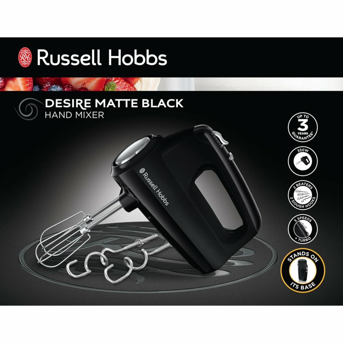 Een zwarte handmixer met hulpstukken en de merknaam Russell Hobbs.