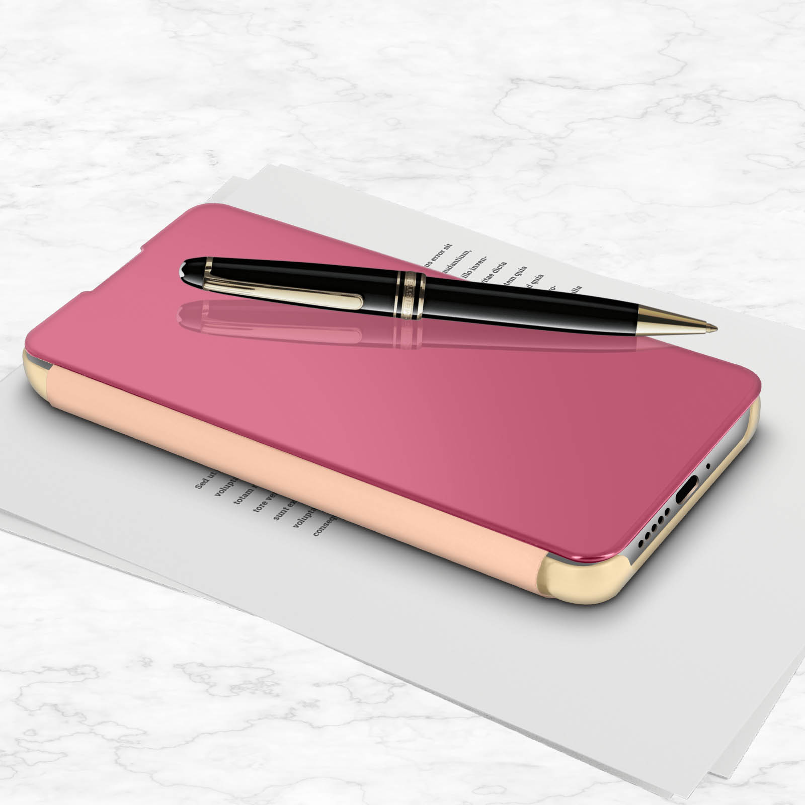 Handyhülle mit rosa und beigefarbenen Tönen, mit Stift und Dokumenten auf Marmoroberfläche.