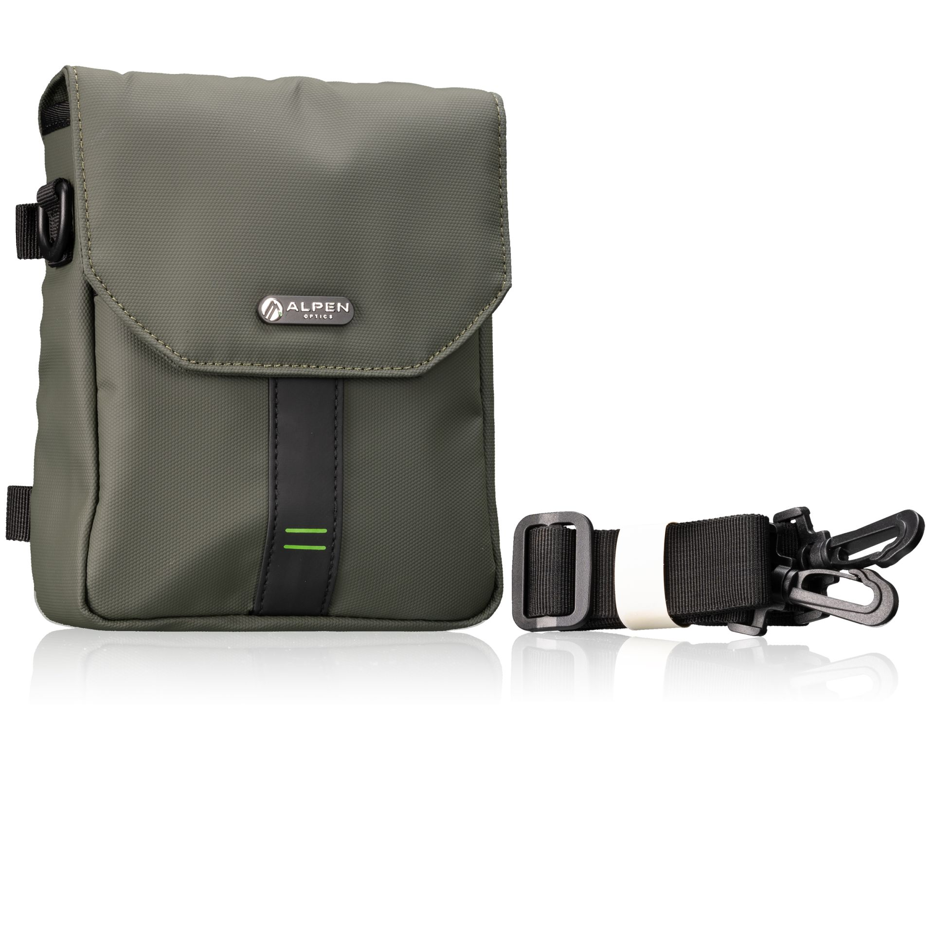 Una bolsa verde oscuro con una correa para el hombro y un bolsillo lateral, con un logotipo de Alpen Optics.