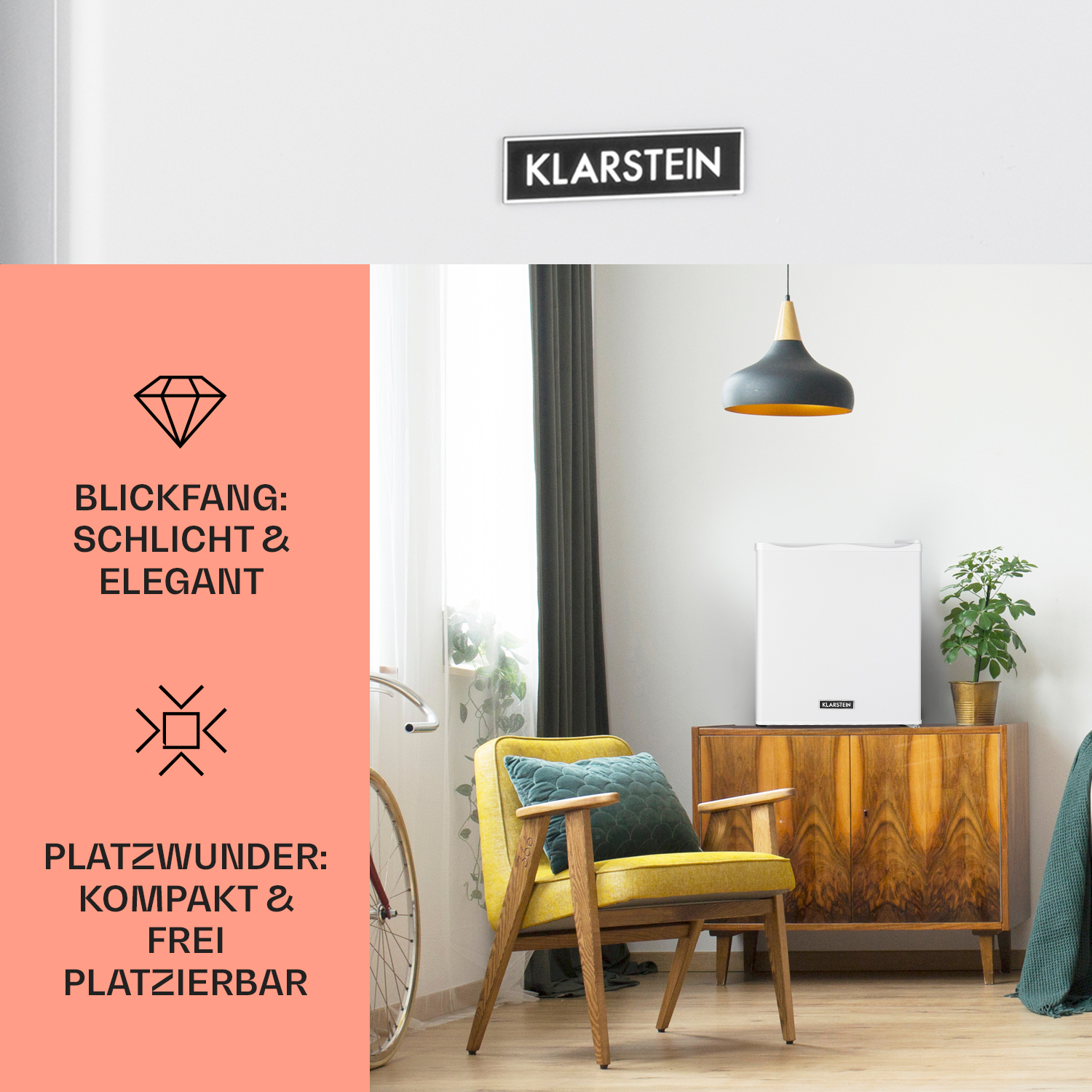 Ein Raum mit Fahrrad, Sessel und Minikühlschrank. Text an der Wand sagt 'KLARSTEIN'.