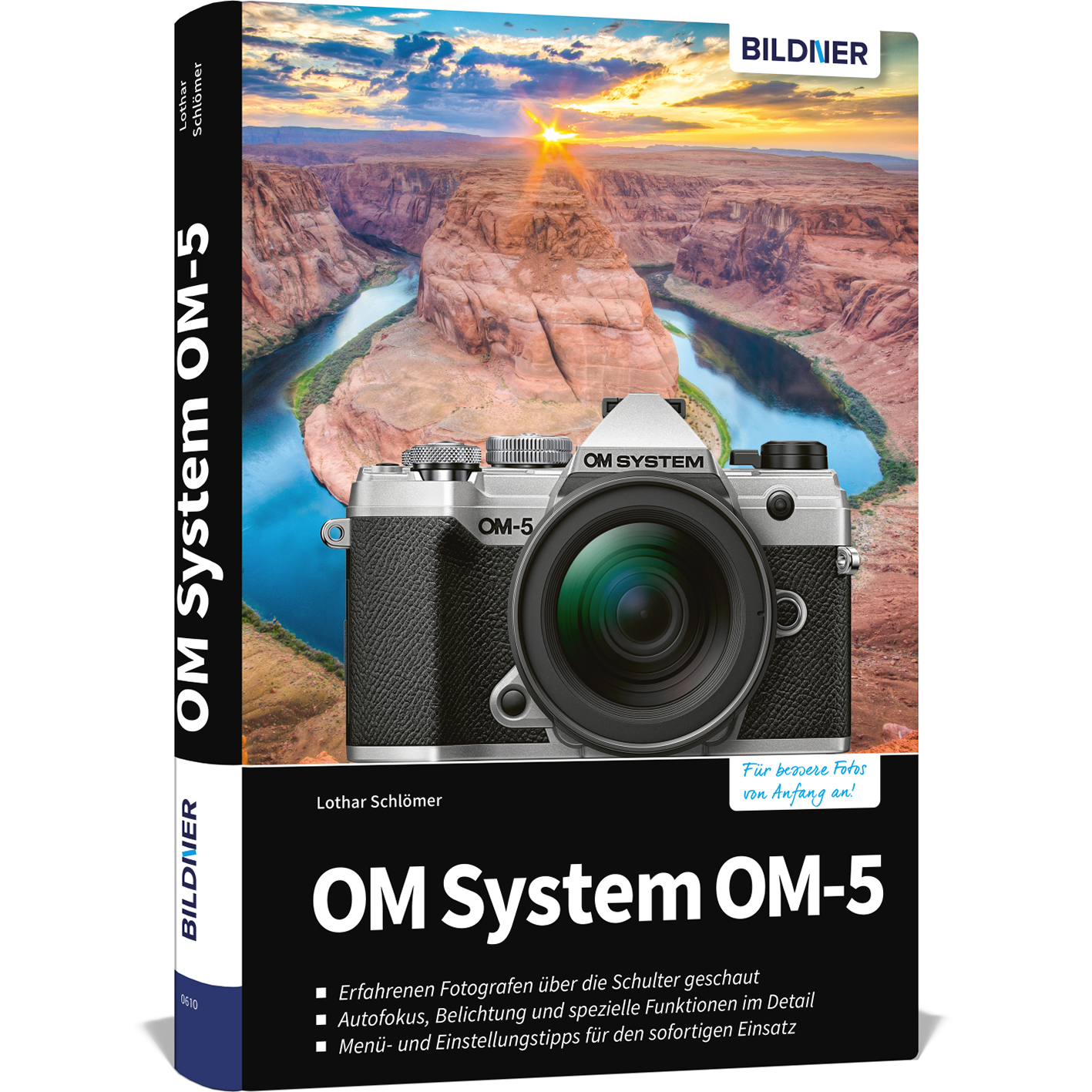 Buchcover: Kamera auf einer Landschaft mit Sonnenuntergang, Titel 'OM System OM-5'.