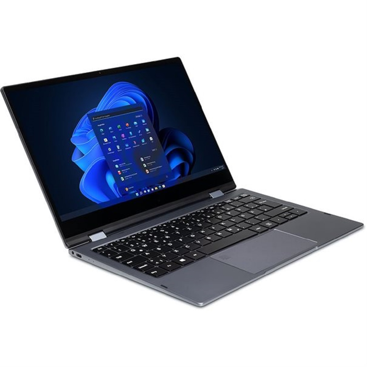 Laptop geöffnet, zeigt blauen Windows-Bildschirm mit Symbolen, schräg auf Weiß.