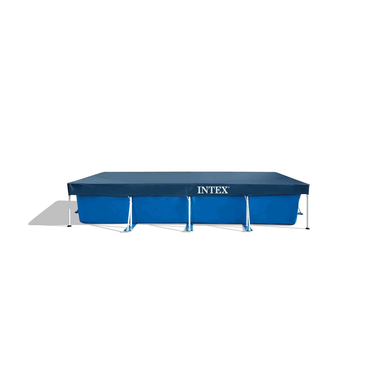 Een rechthoekig blauw zwembad met een afdekking en een metalen frame, van voren gezien.