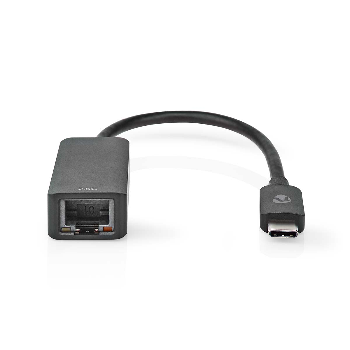 Schwarzer Ethernet-Adapter mit USB-C-Anschluss auf weißem Hintergrund.