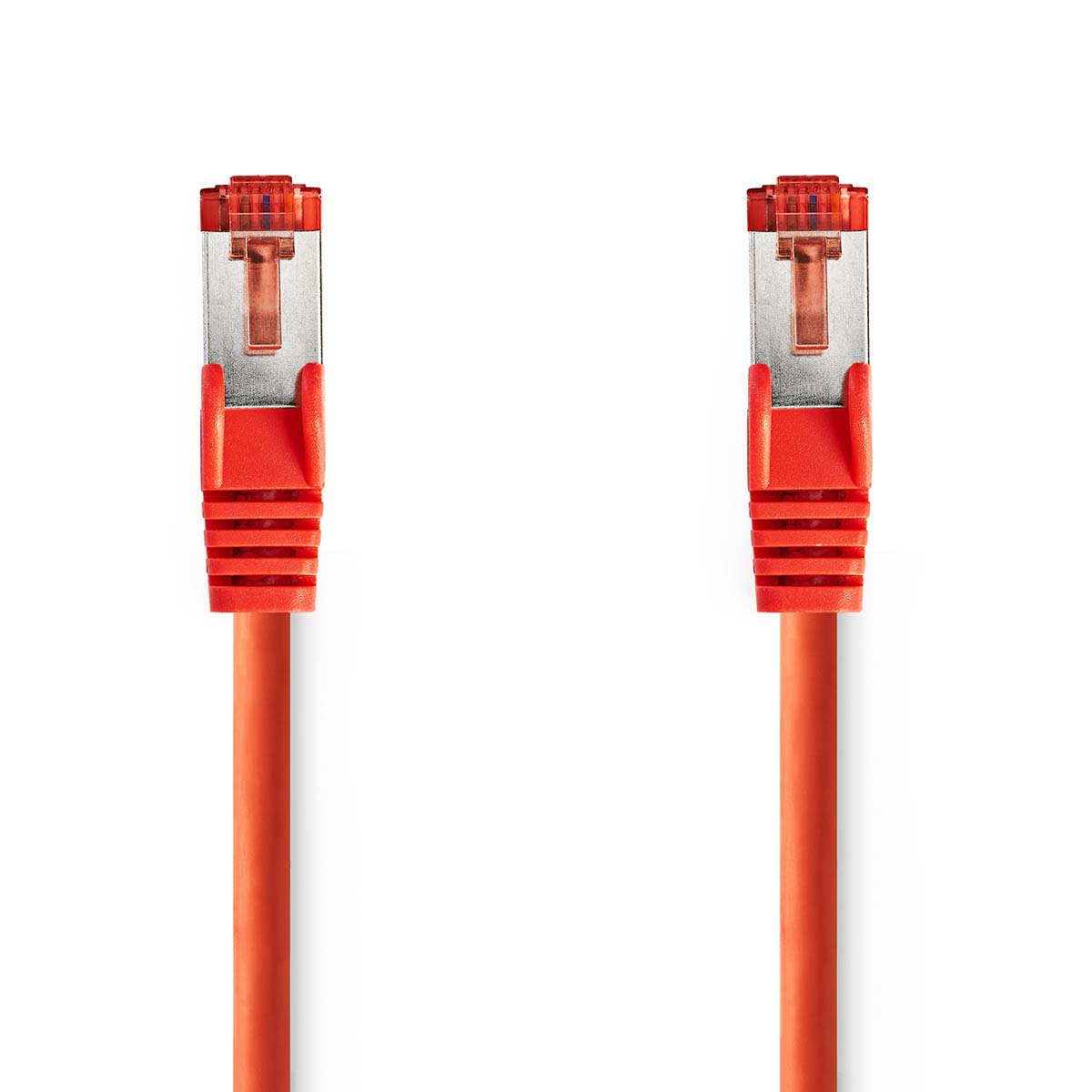 Oranges Ethernet-Kabel mit orangefarbenen Steckern. Weißer Hintergrund. Nahaufnahme, Netzwerkkabel.