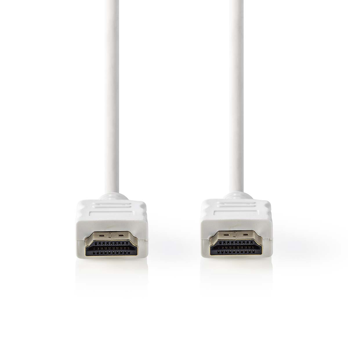Twee witte HDMI-kabels met witte connectoren op een witte achtergrond.