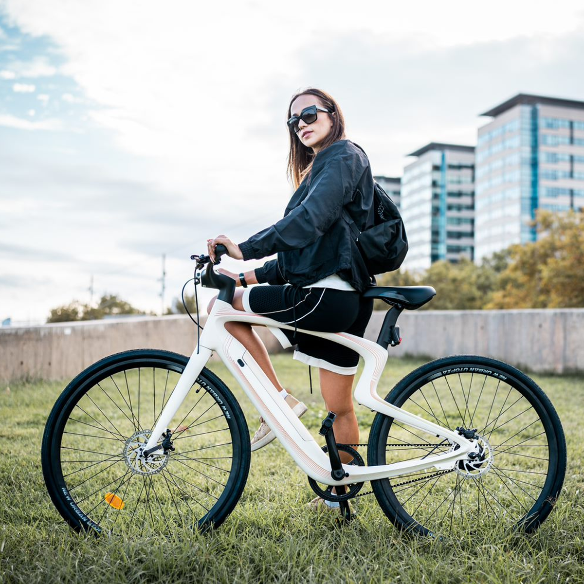 URTOPIA Leichtes Carbon 352.8 Abnehmbaren Akku Wh, Vanilla) Smart Unisex-Rad, E-Bike Large, (Laufradgröße: 29 Zoll, mit Citybike Large