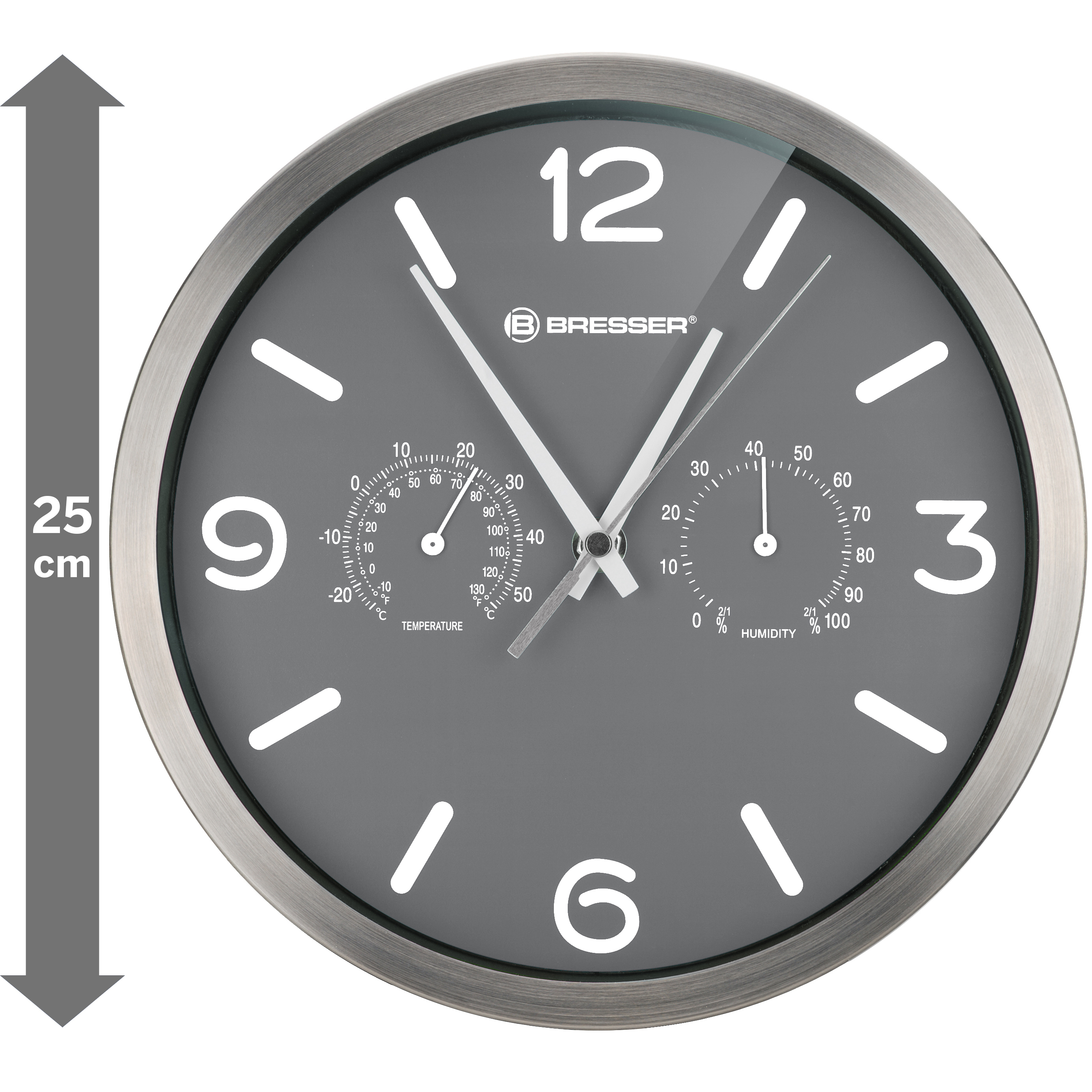 Eine silber gerahmte Bresser Wanduhr mit Temperatur- und Feuchtigkeitsanzeigen und weißen Ziffern.
