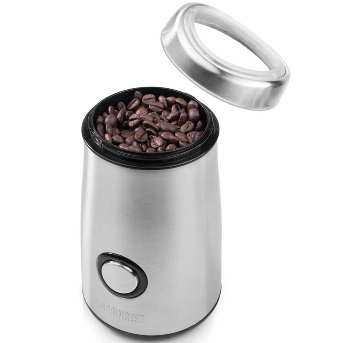 Młynek do kawy z ziarnami w środku i otwartą pokrywą. Młynek jest srebrny z czarnym wierzchem.