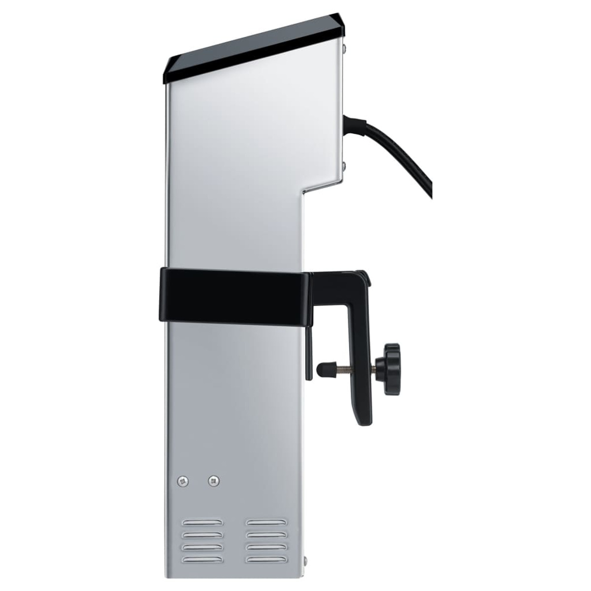 Seitenansicht einer silbernen Sous-Vide-Maschine mit schwarzer Klemme.