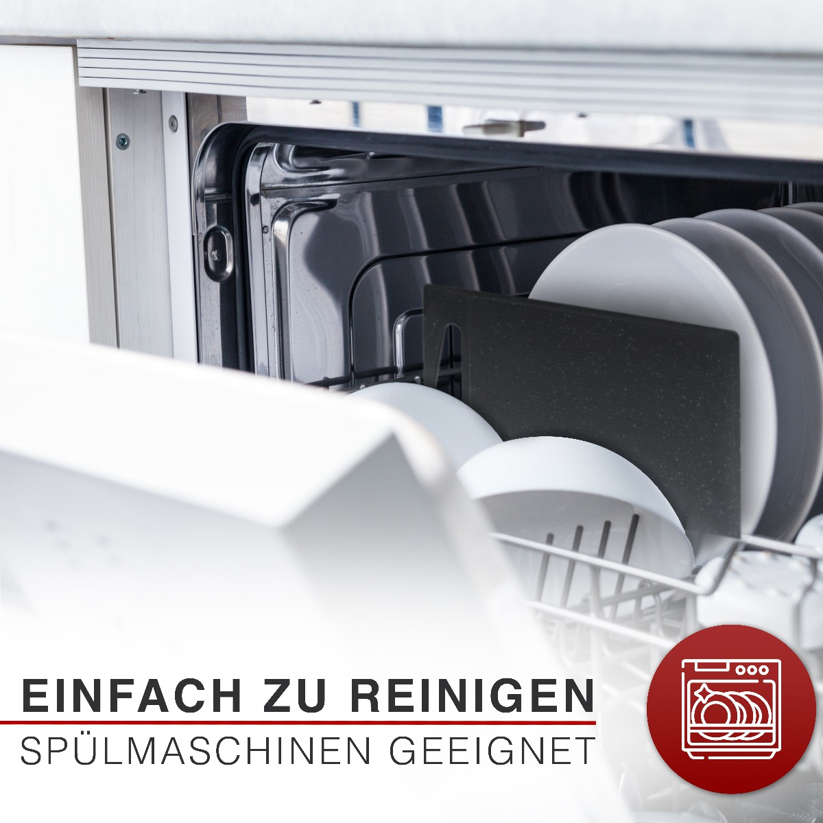 Zmywarka z białymi naczyniami i tekstem 'Einfach zu Reinigen'.