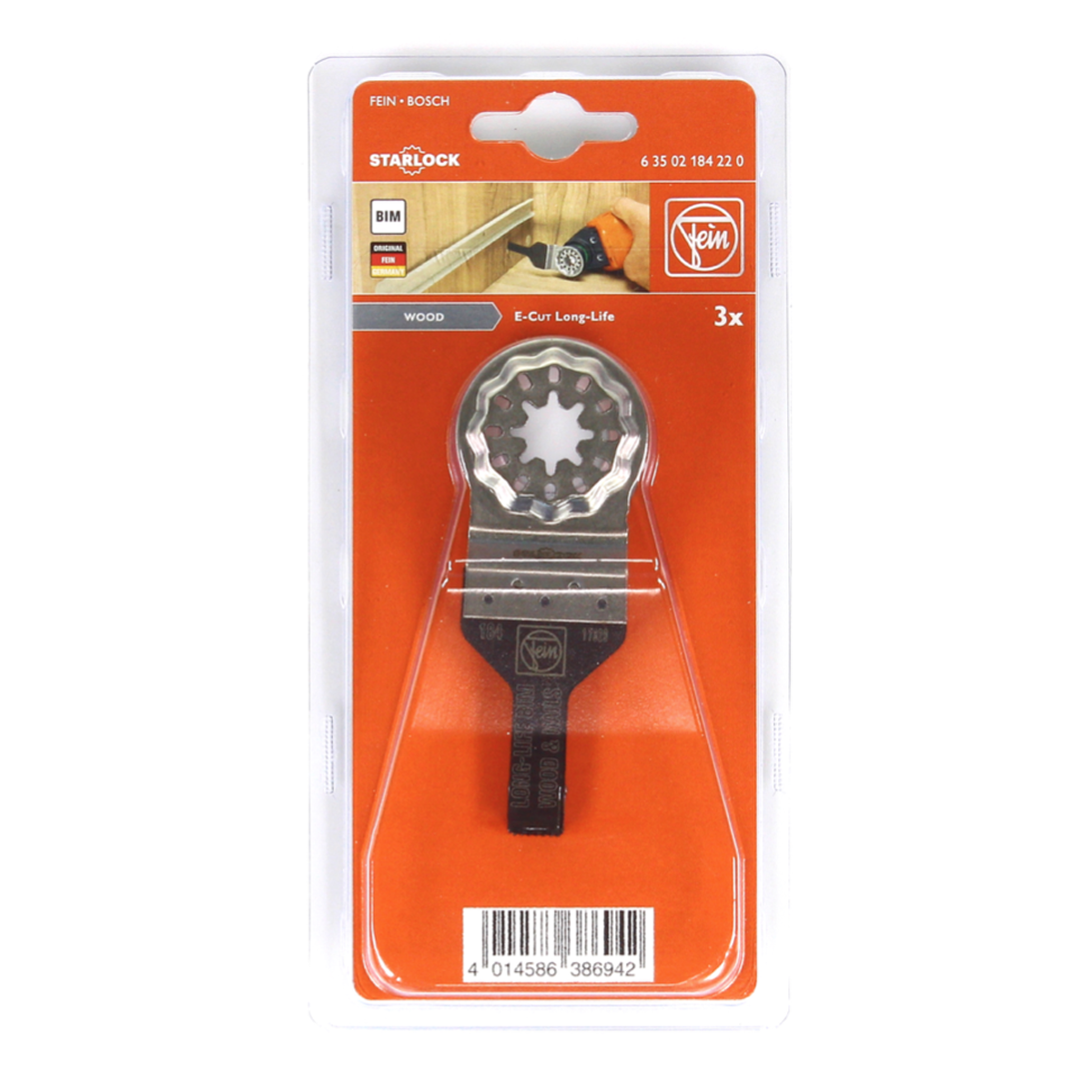 Ein Fein Starlock-Messer in einer Blisterpackung auf weißem Hintergrund.