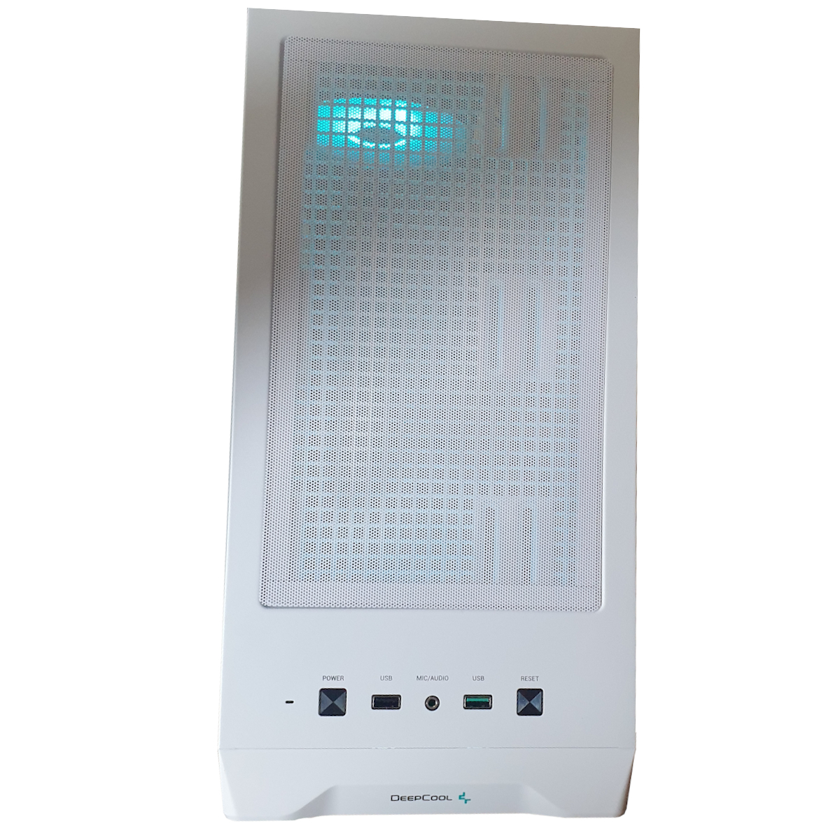 Carcasa de ordenador blanca con iluminación LED azul. El frontal tiene un panel de malla.