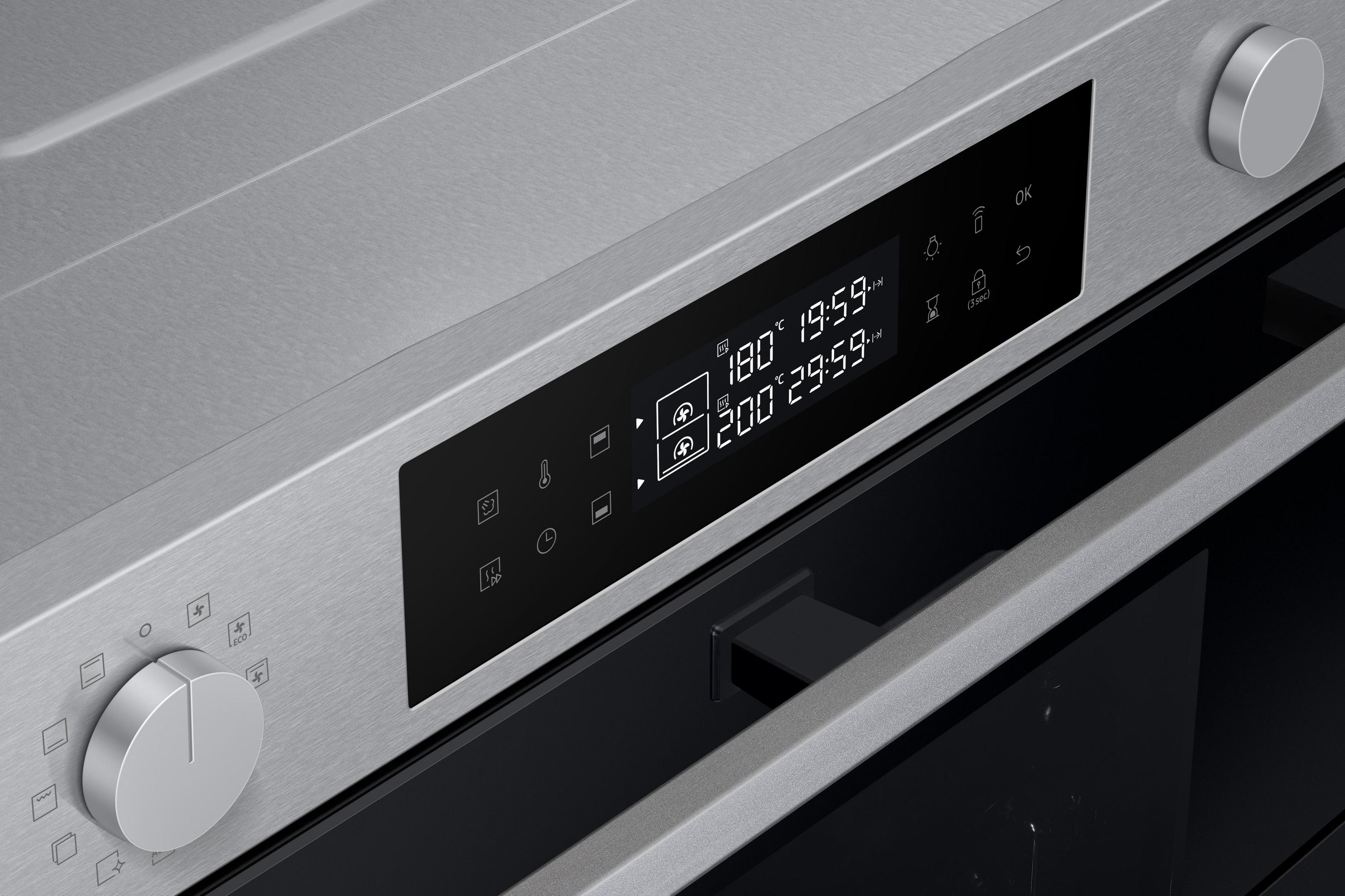Backofen-Bedienfeld mit Digitalanzeige, zeigt Zeit- und Temperatureinstellungen. Silber-Finish.