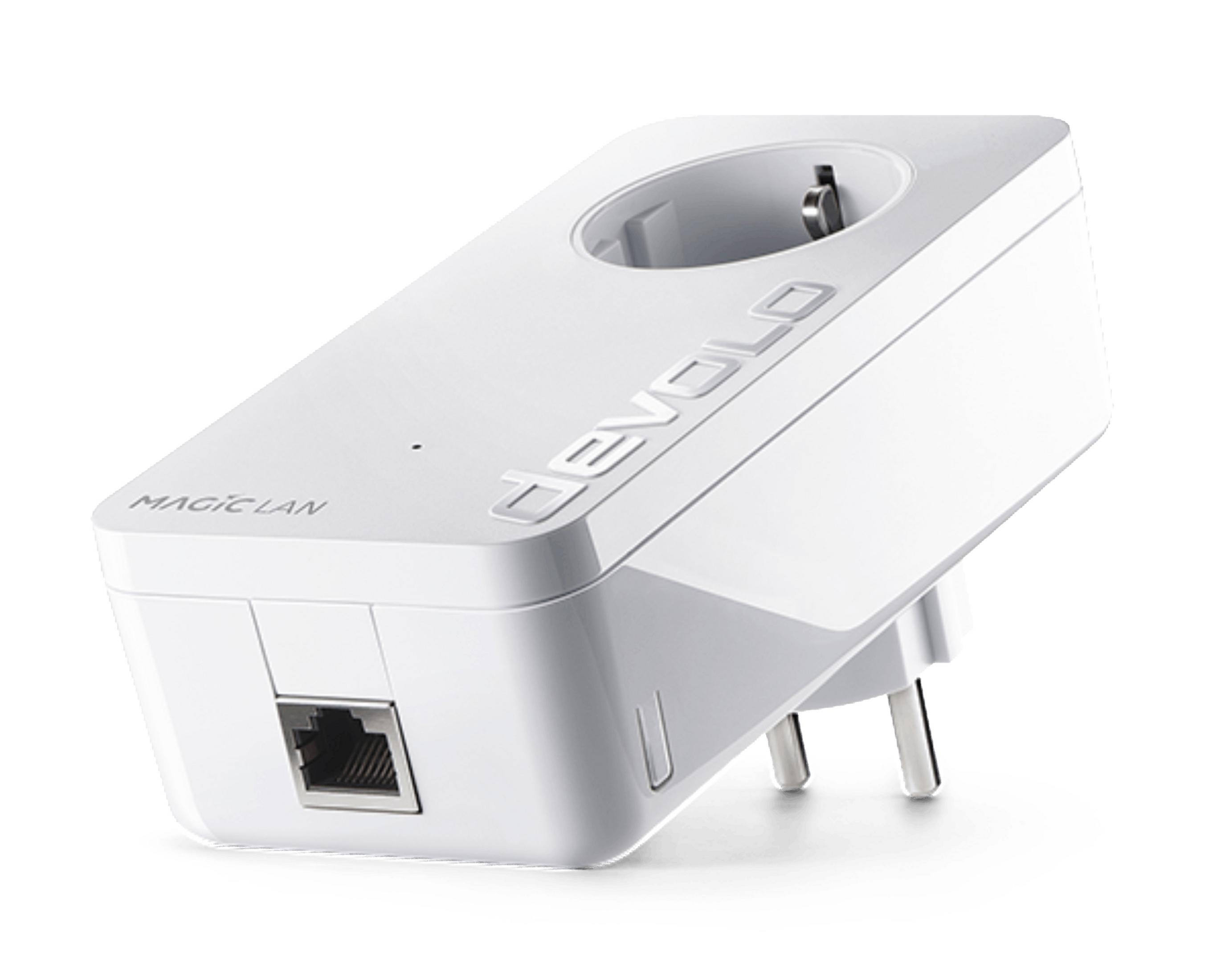 Biały adapter devolo Magic LAN z portem RJ45 i wtyczką.