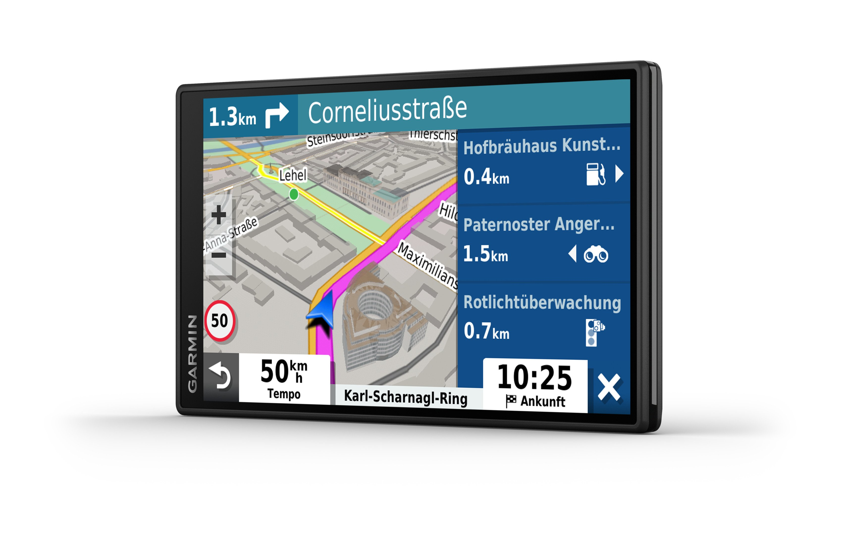 Urządzenie GPS Garmin z mapą, wskazówkami i szczegółami nawigacji. Białe tło.