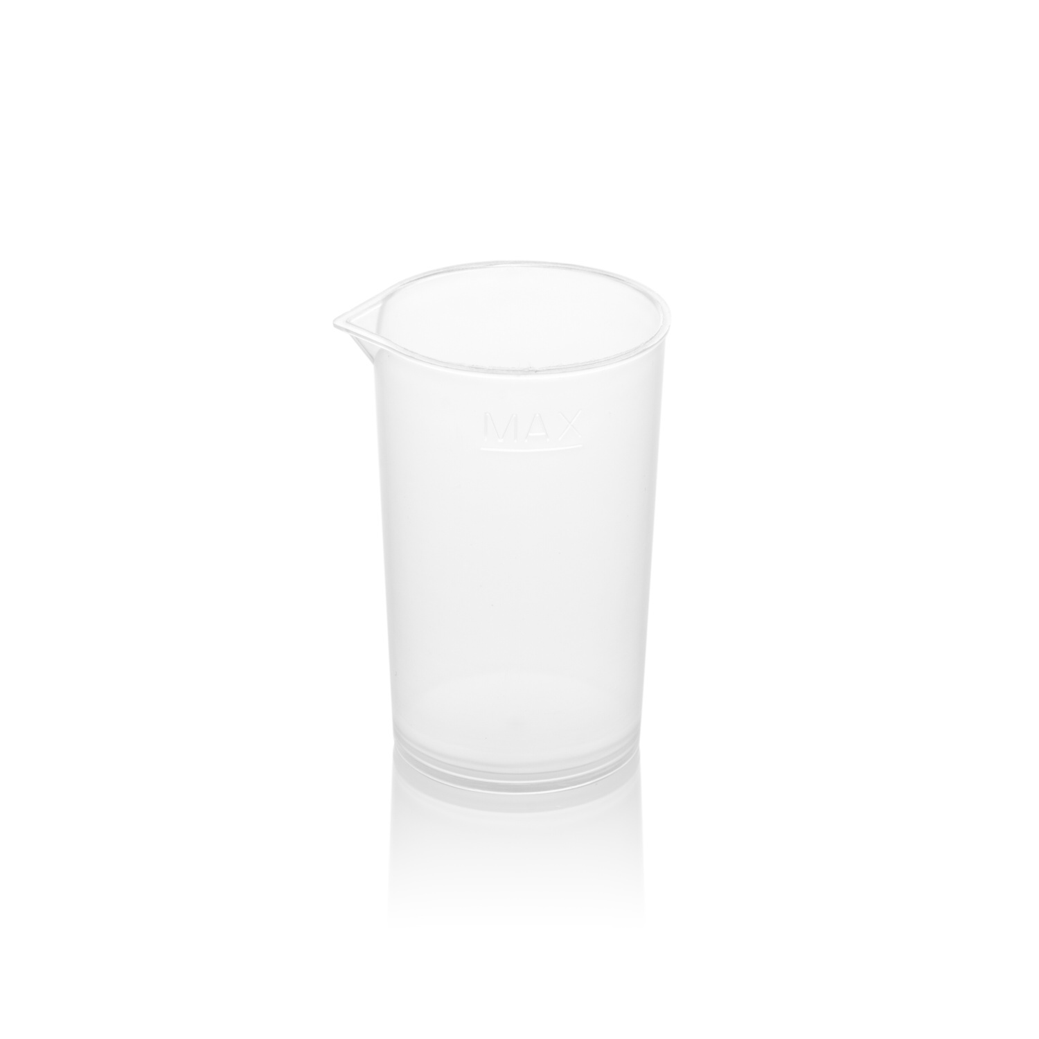 Ein klarer Messbecher mit Ausguss, auf weißem Hintergrund. MAX-Markierung sichtbar.