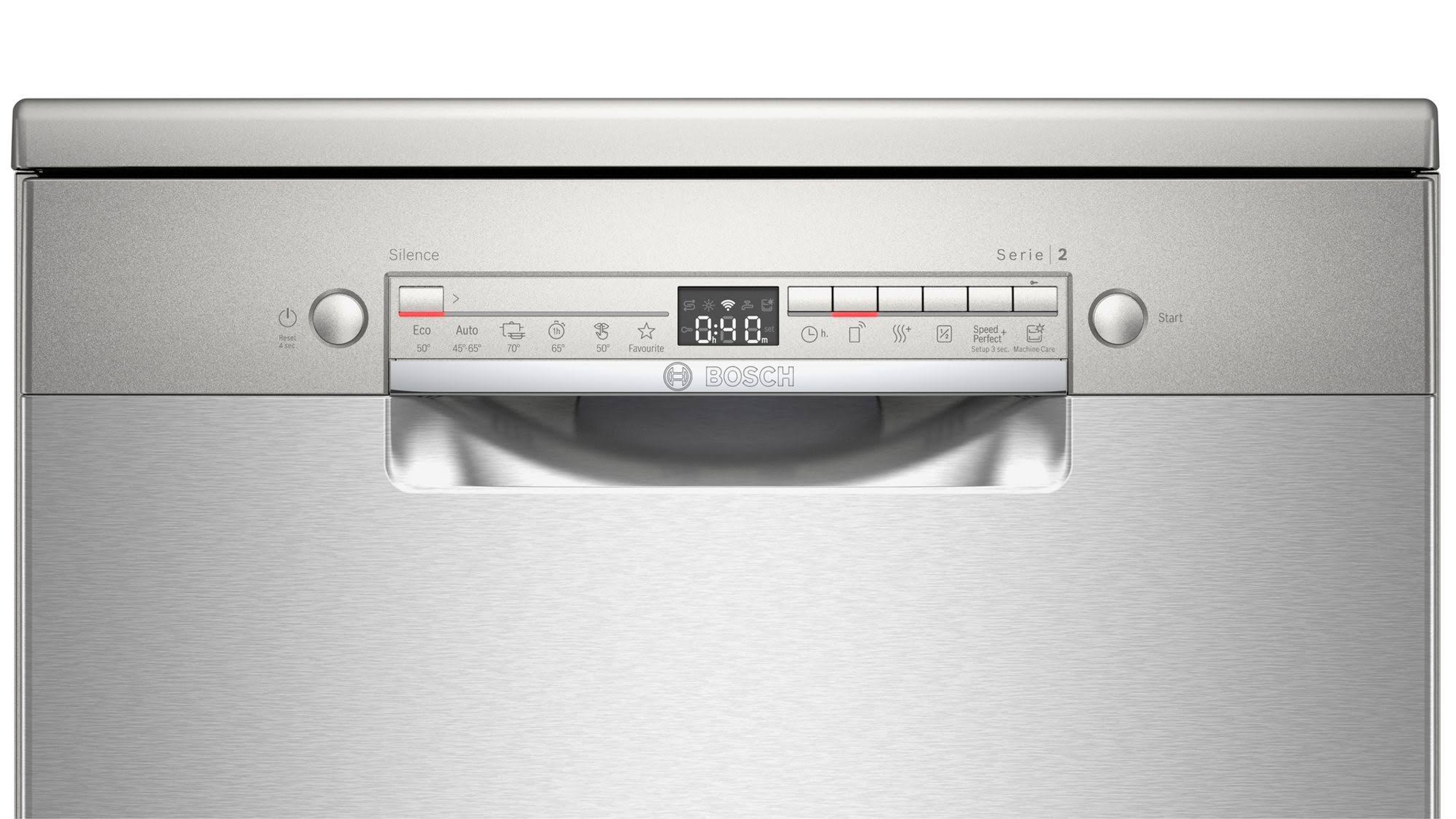 Un lavavajillas Bosch Serie 2 de acero inoxidable. El panel de control está en la parte superior con una pantalla digital.
