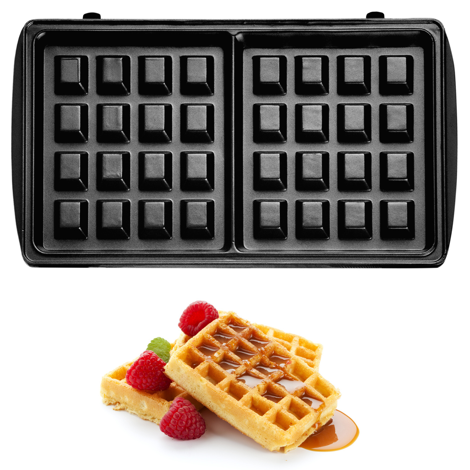 Schwarzes Waffeleisen mit Waffeln, Himbeeren und Sirup. Waffeln sind goldbraun und knusprig.